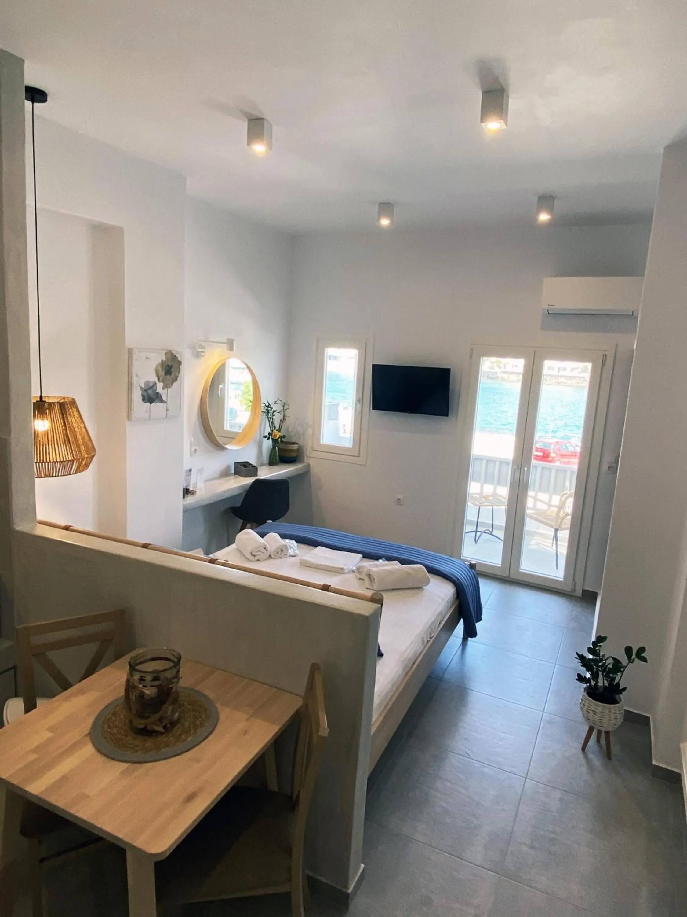 Photo of the whole room, Bed in Xenios Zeus Apartments