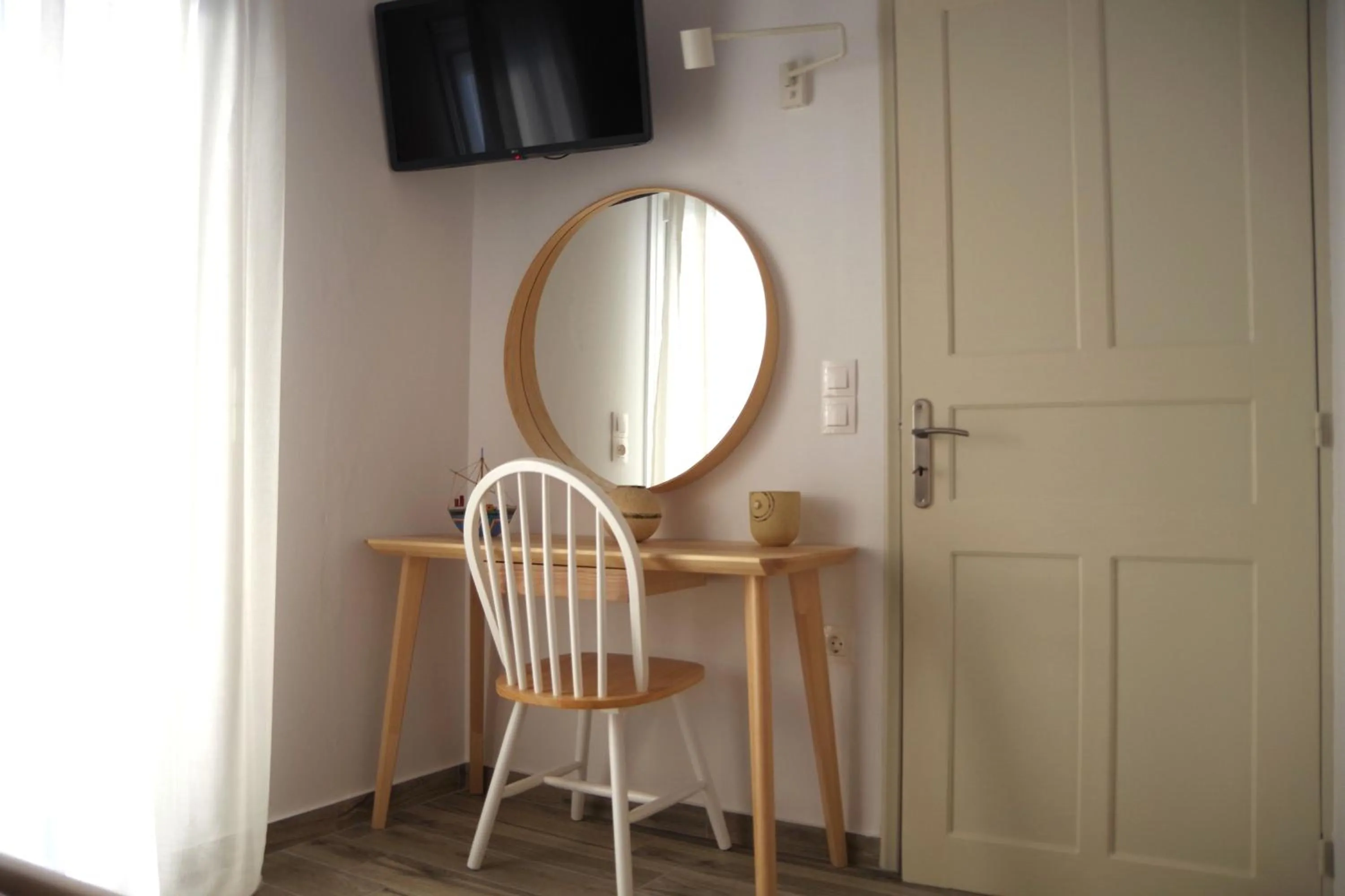 TV and multimedia in Xenios Zeus Apartments
