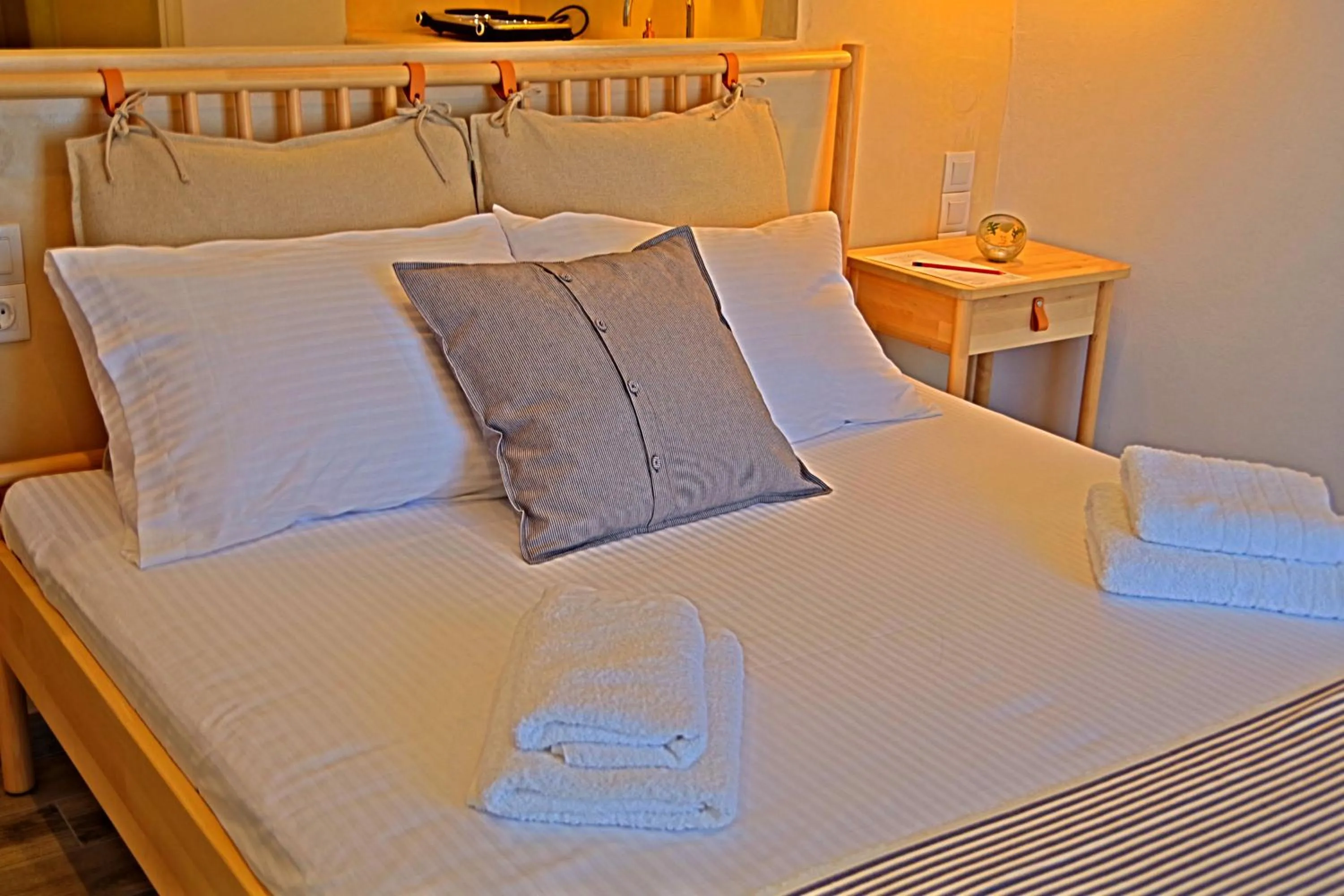 Bed in Xenios Zeus Apartments