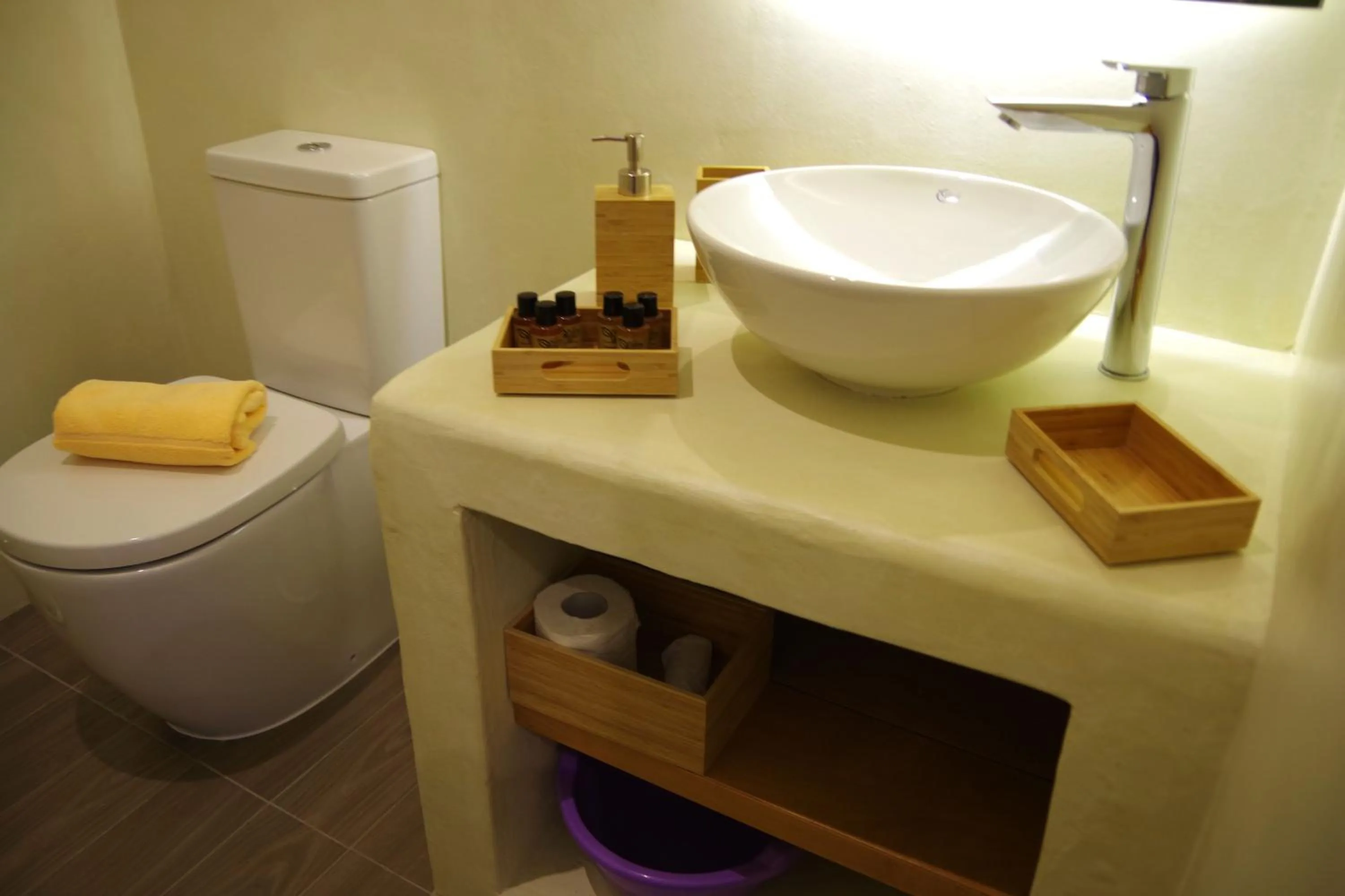 Toilet in Xenios Zeus Apartments
