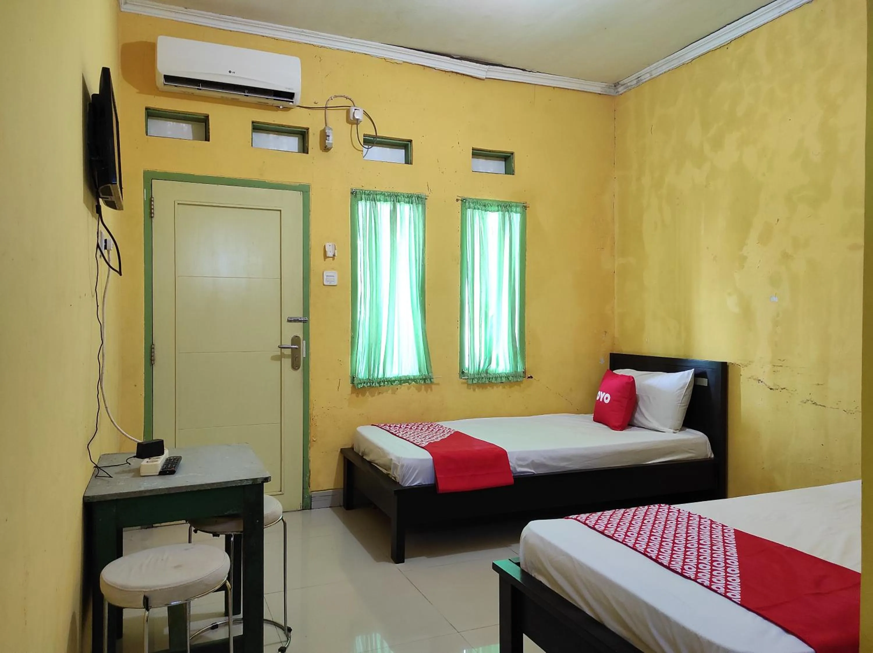 Bedroom, Bed in OYO 90333 Wisma Tenang Jaya Syariah