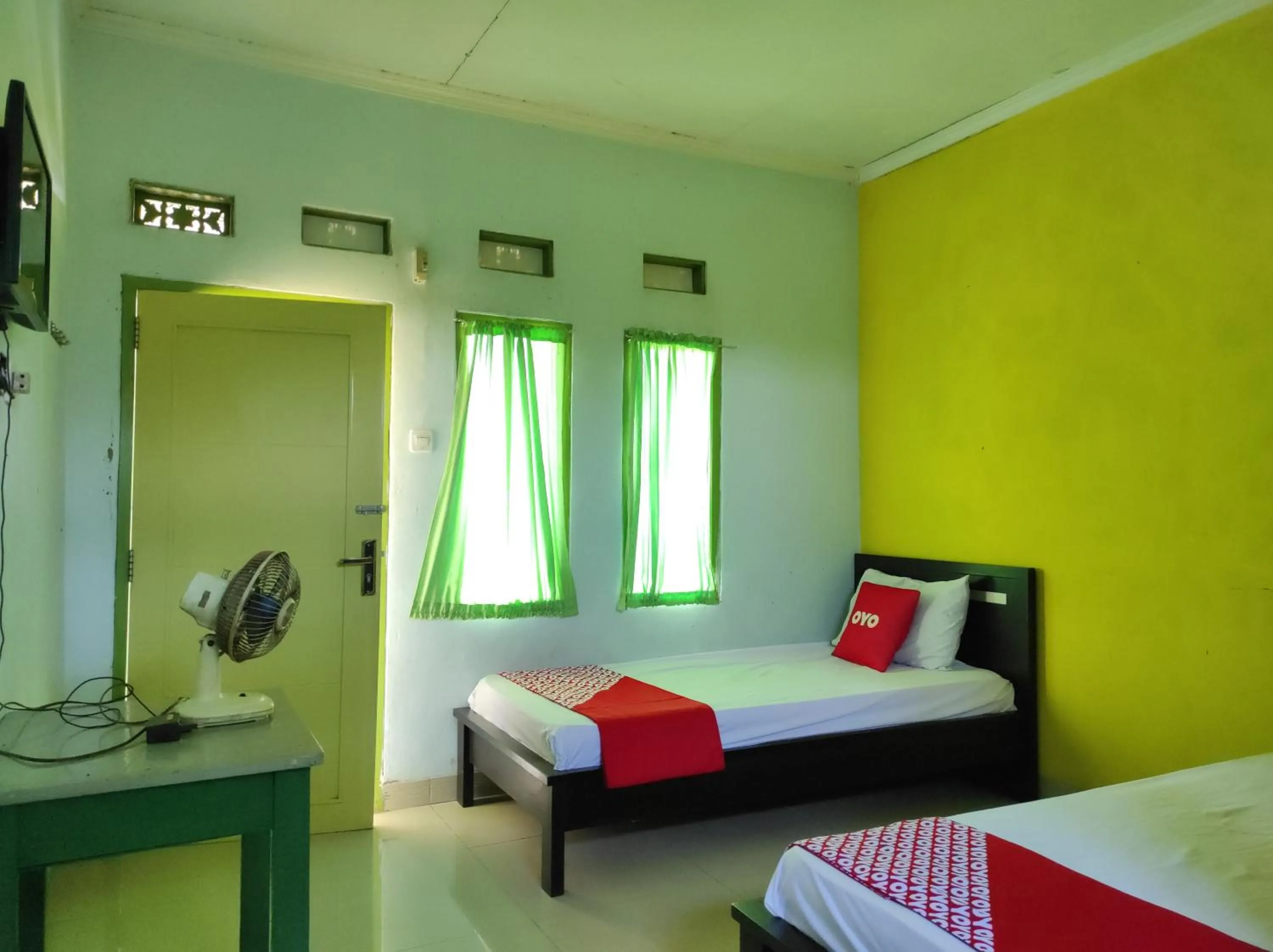 Bedroom, Bed in OYO 90333 Wisma Tenang Jaya Syariah