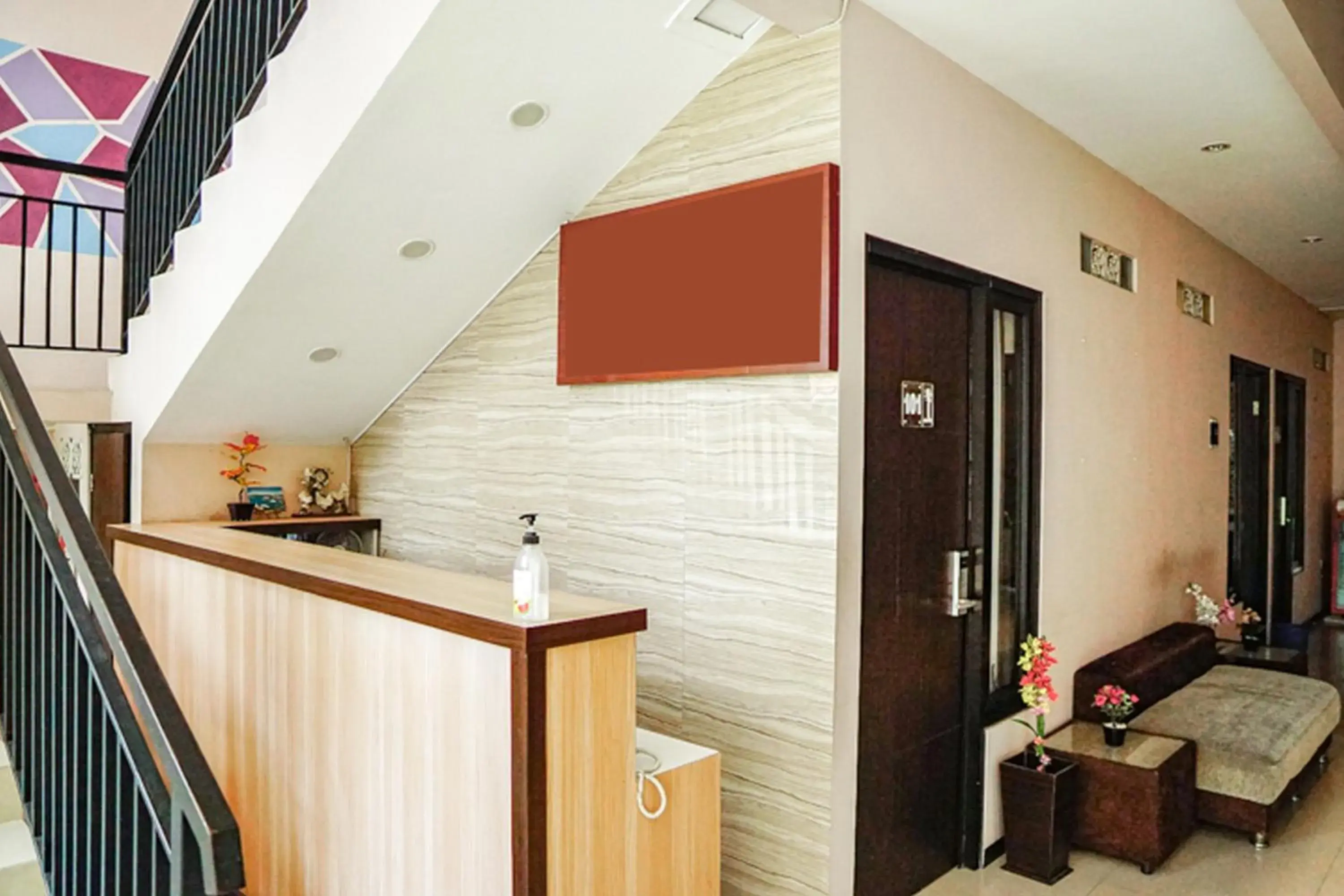 Lobby or reception in Audah Syariah Residence Mitra RedDoorz Lobby or reception in Audah Syariah Residence Mitra RedDoorz