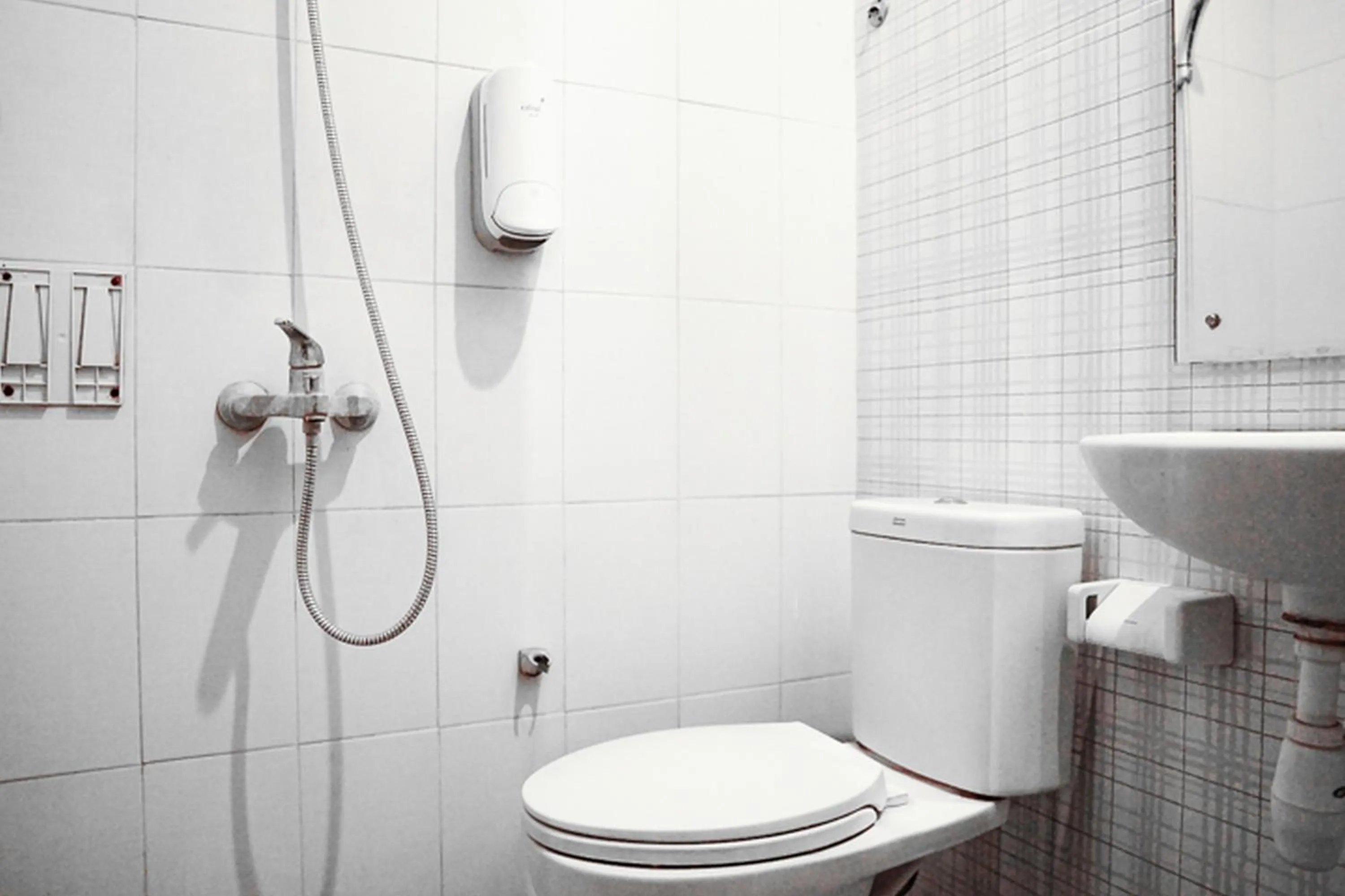 Bathroom in Audah Syariah Residence Mitra RedDoorz