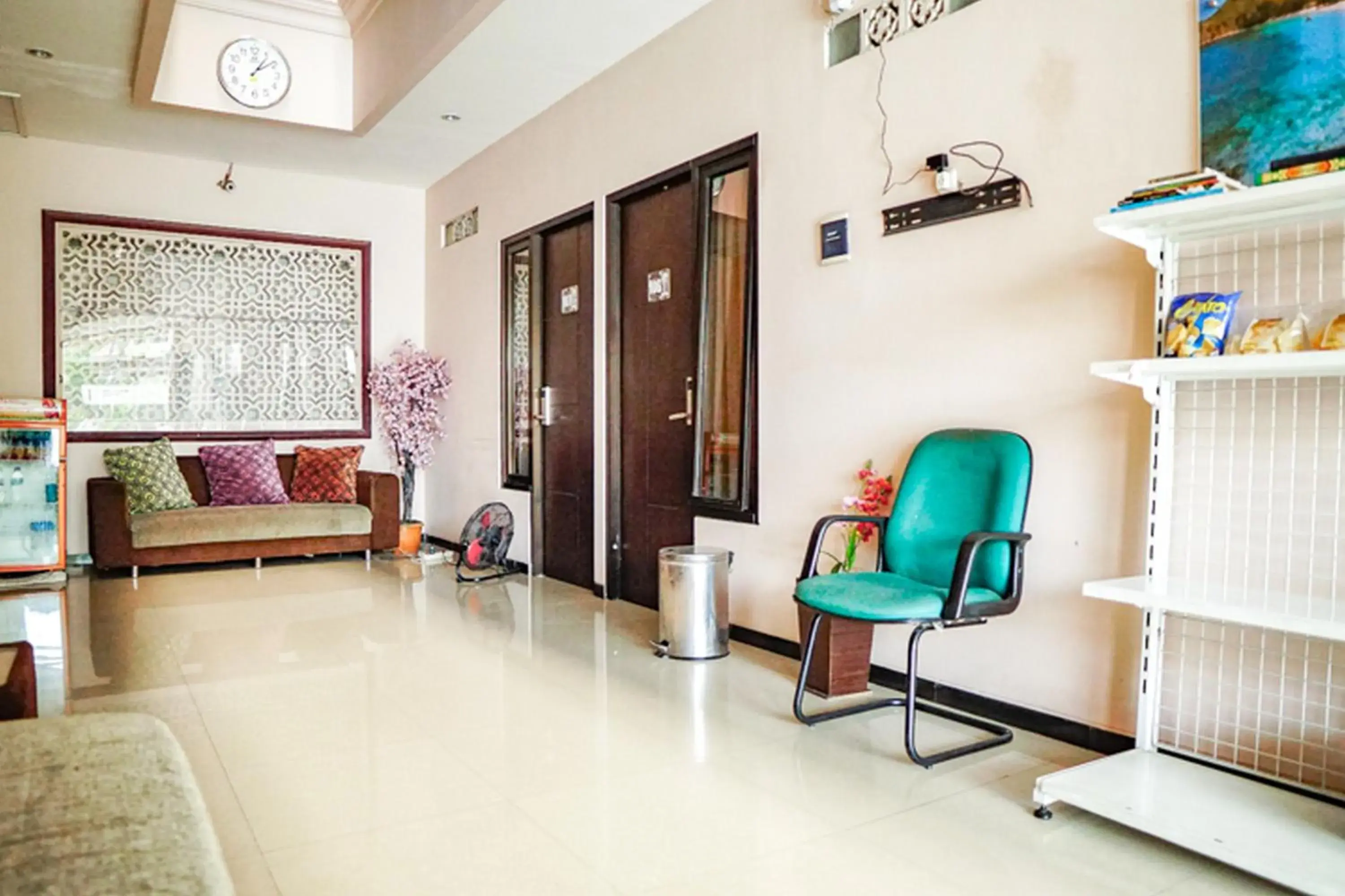 Lobby or reception in Audah Syariah Residence Mitra RedDoorz Lobby or reception in Audah Syariah Residence Mitra RedDoorz