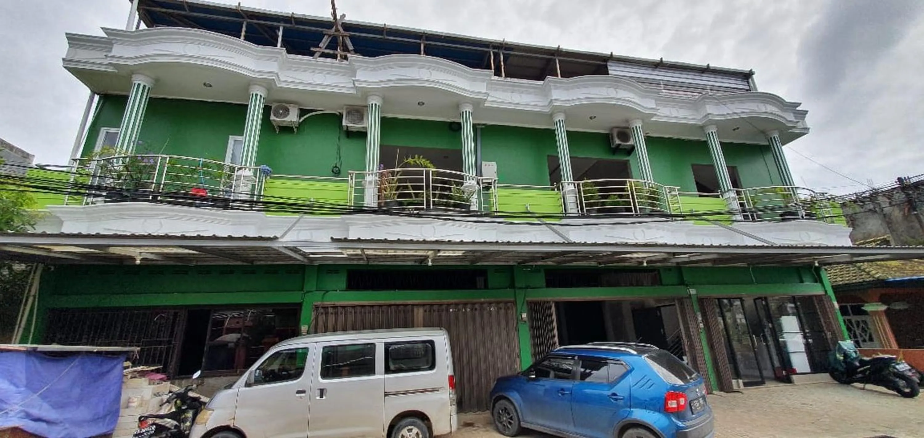 Property building in RedDoorz Plus near Siloam Hospital Balikpapan