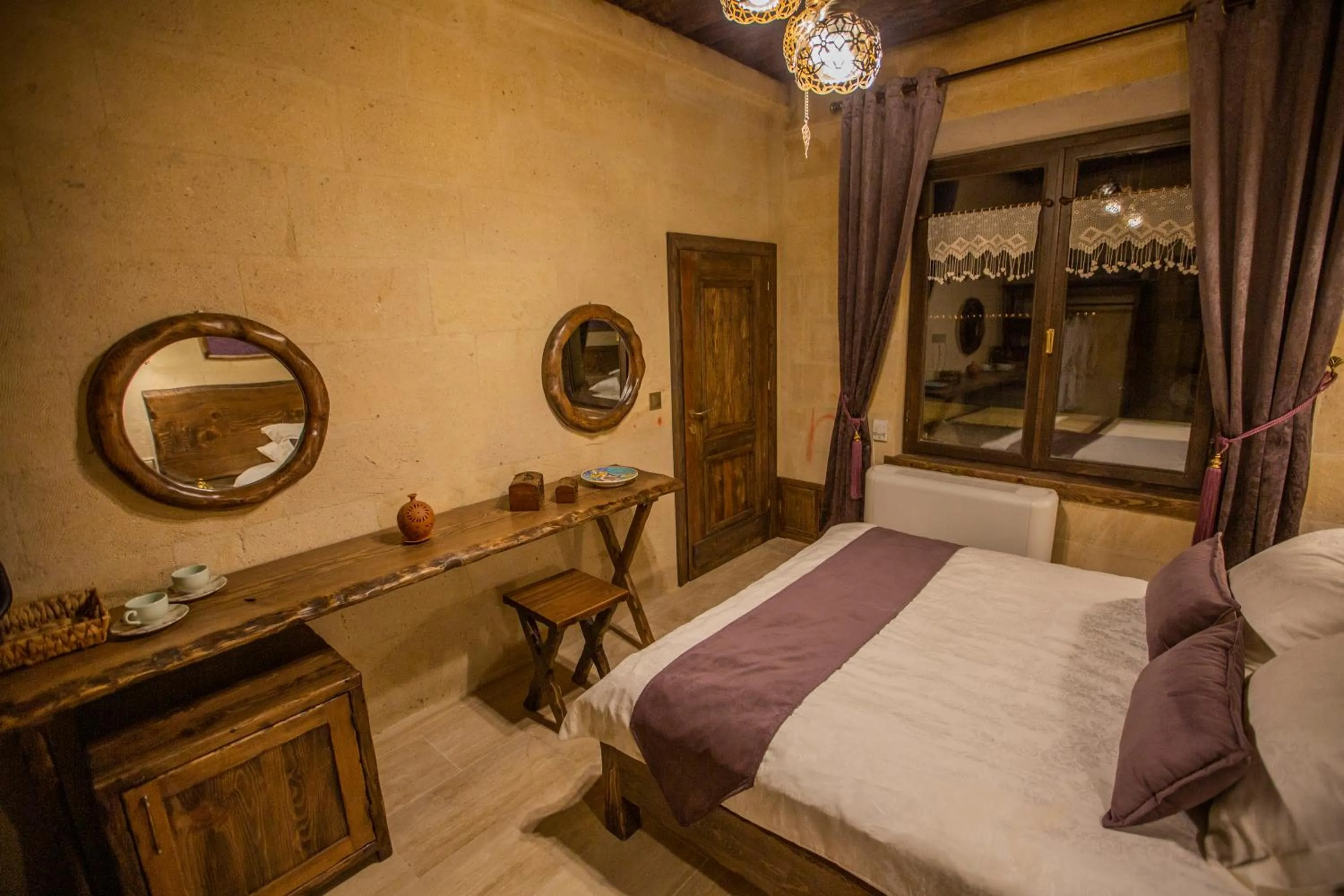 Bedroom, Bed in Mak's Cave House