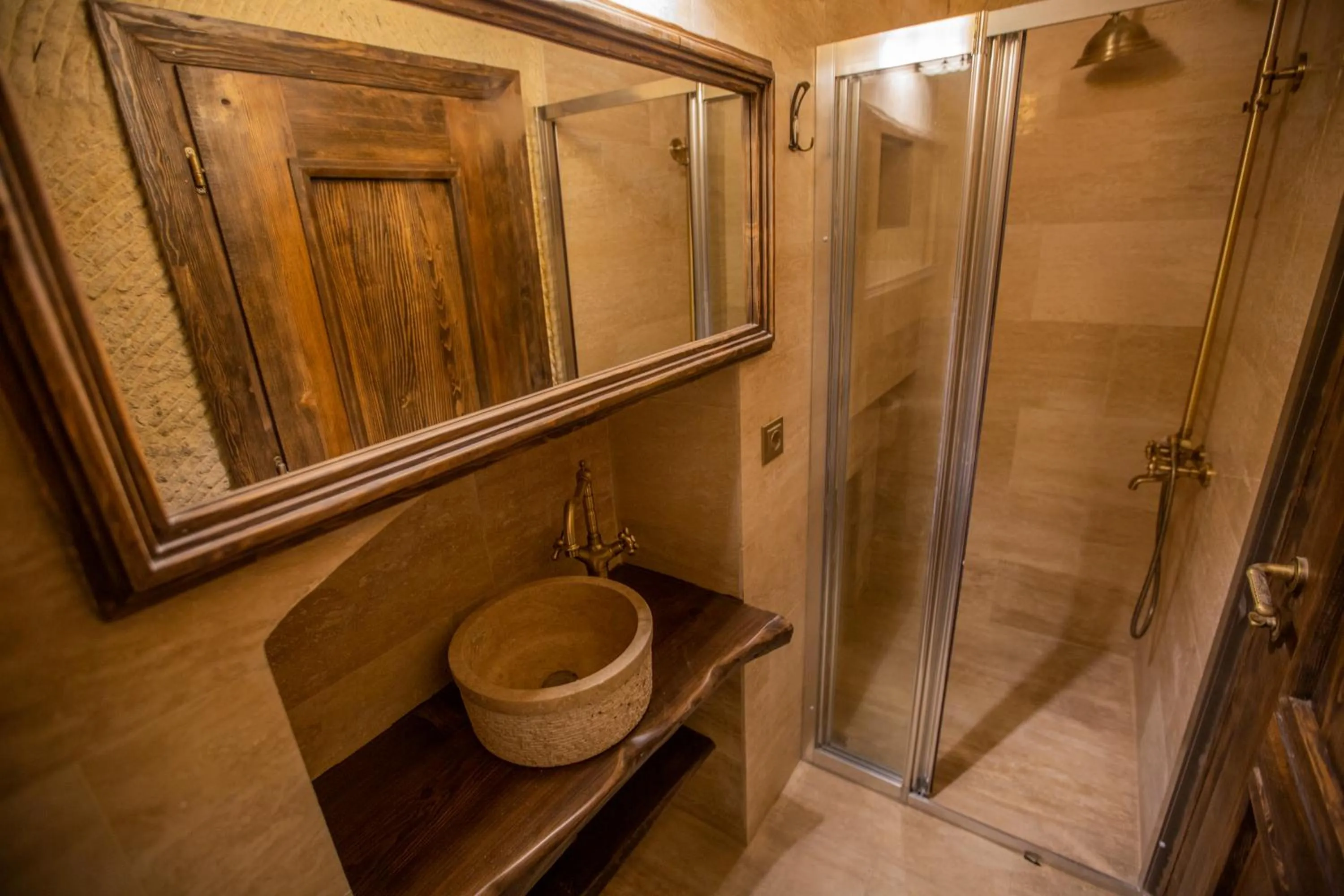 Bathroom in Mak's Cave House