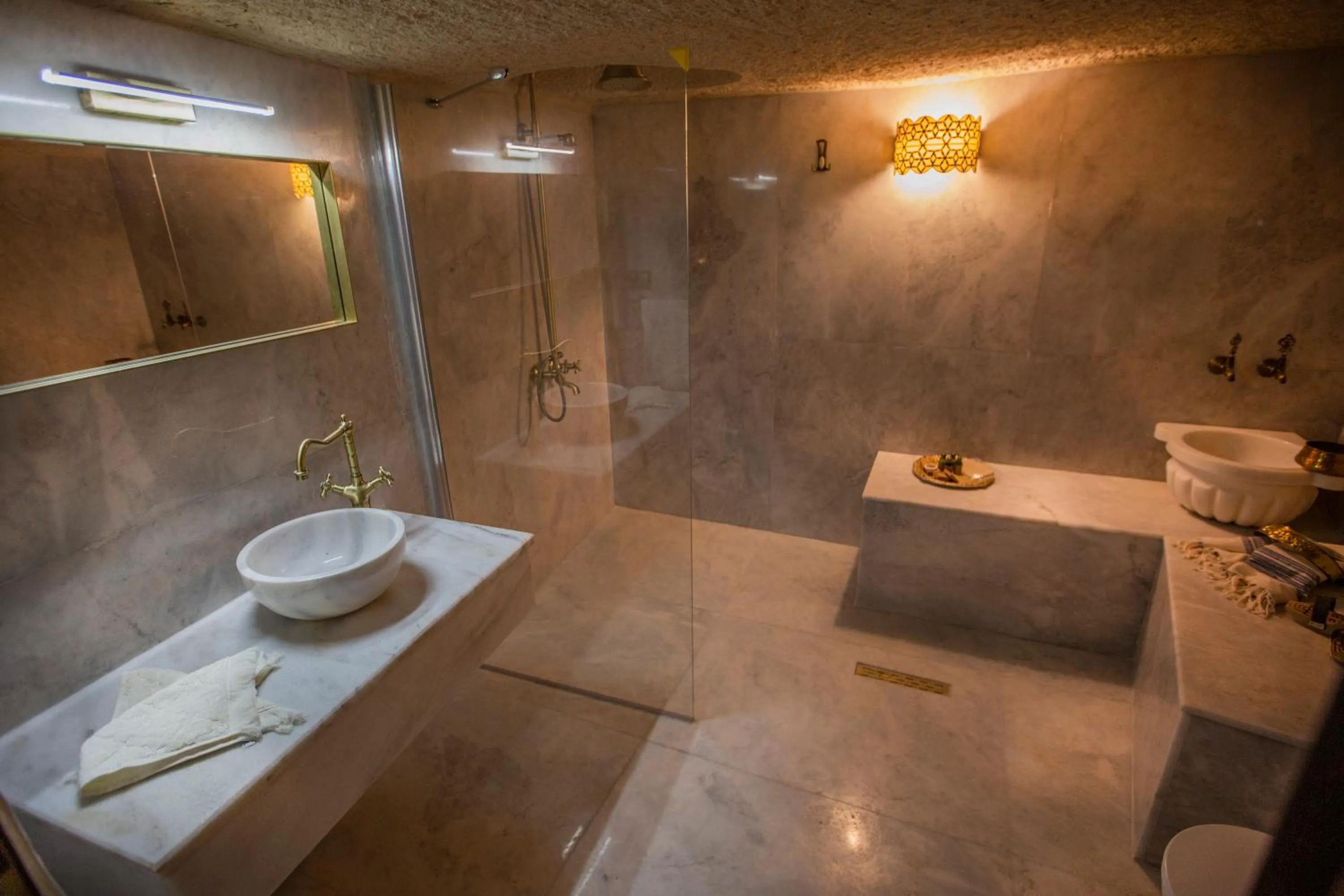 Bathroom in Mak's Cave House