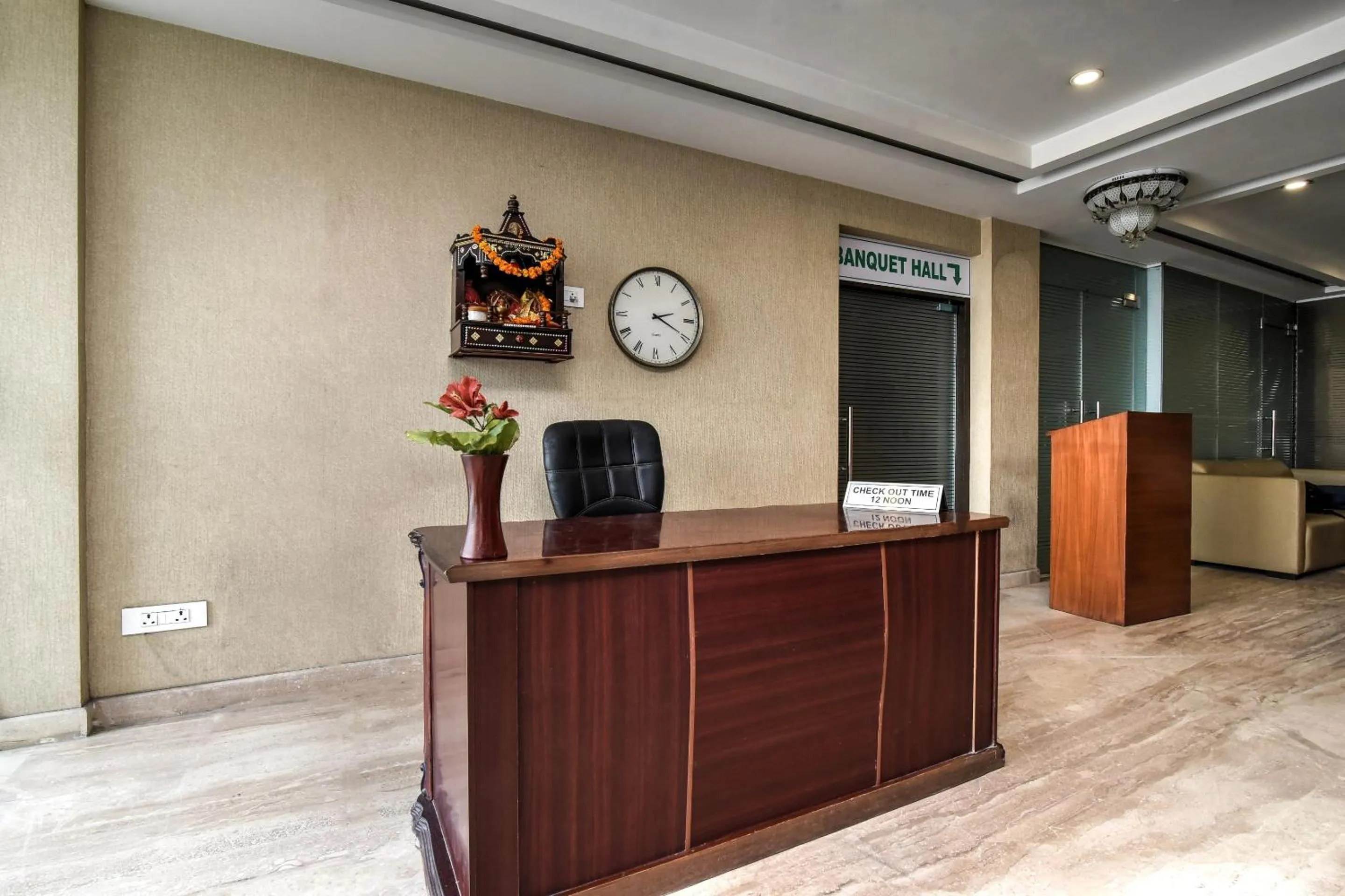 Lobby or reception in Capital O Corporate Inn