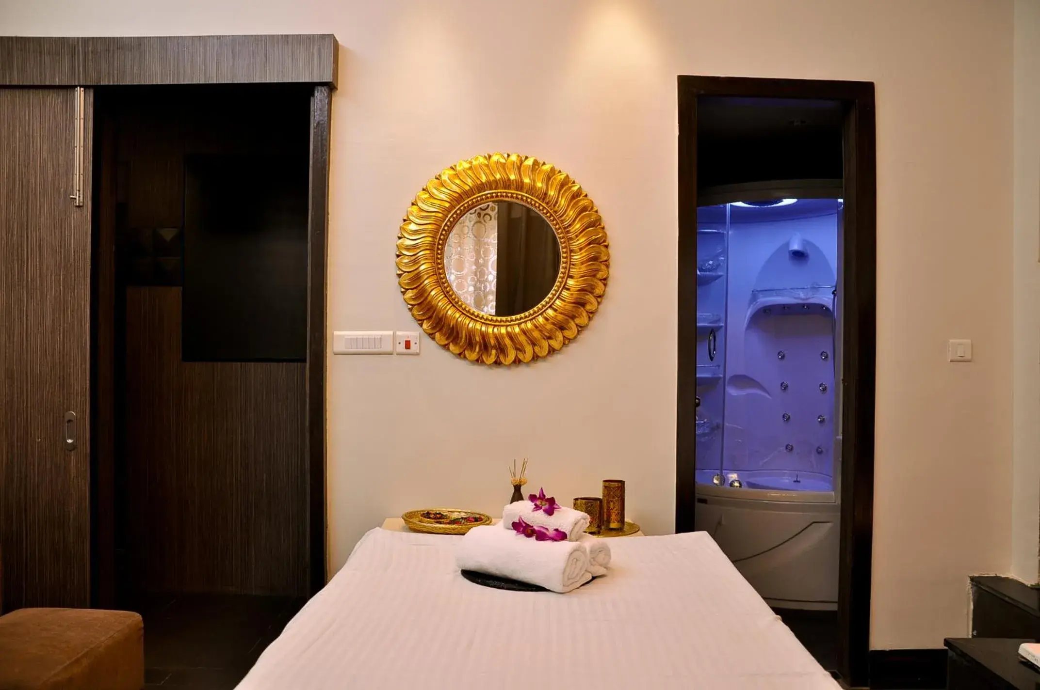 Spa and wellness centre/facilities, Bed in Pramod Convention & Club Resort Spa and wellness centre/facilities, Bed in Pramod Convention & Club Resort