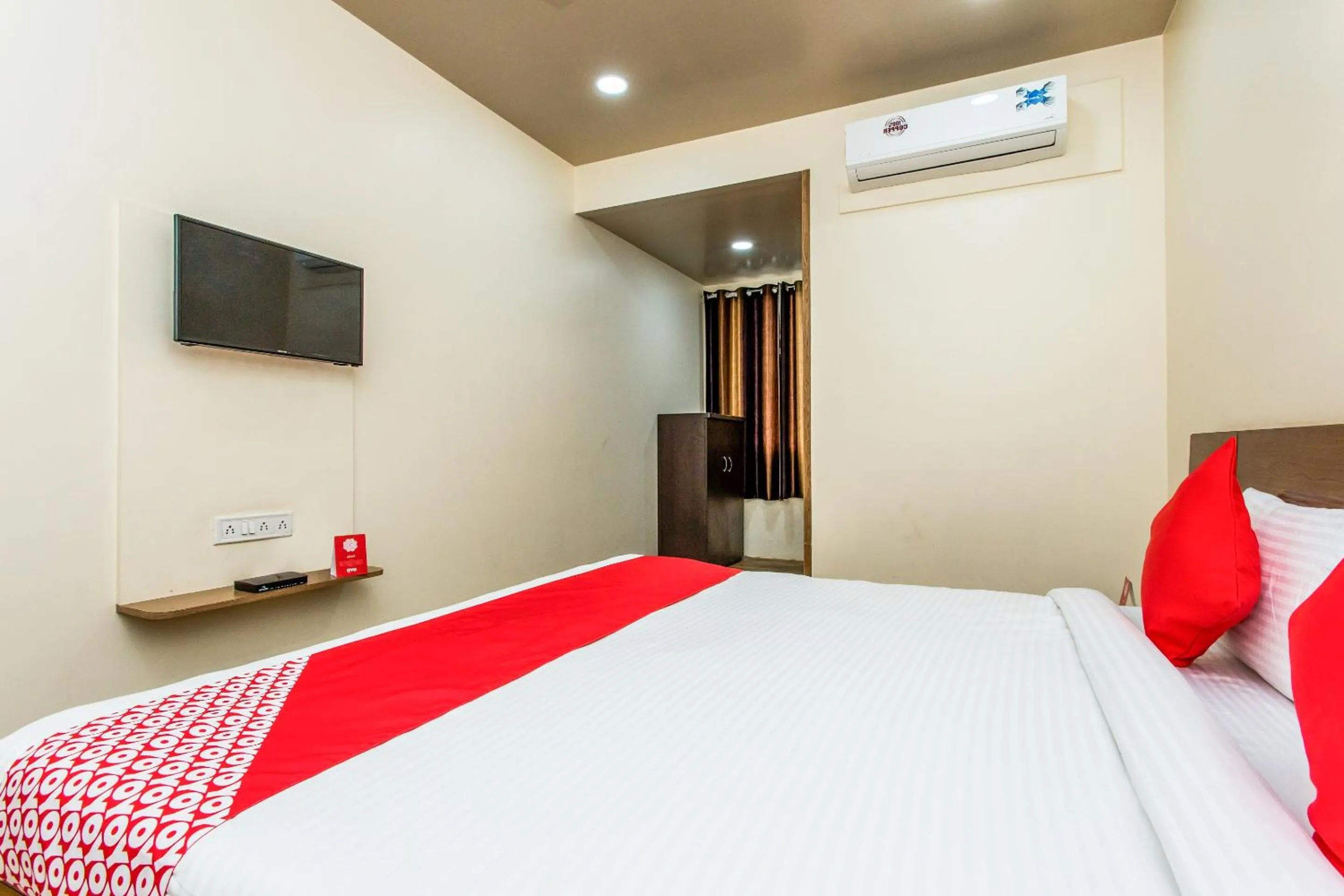 Bedroom, Bed in OYO 11929 Hotel Ridhi Sidhi