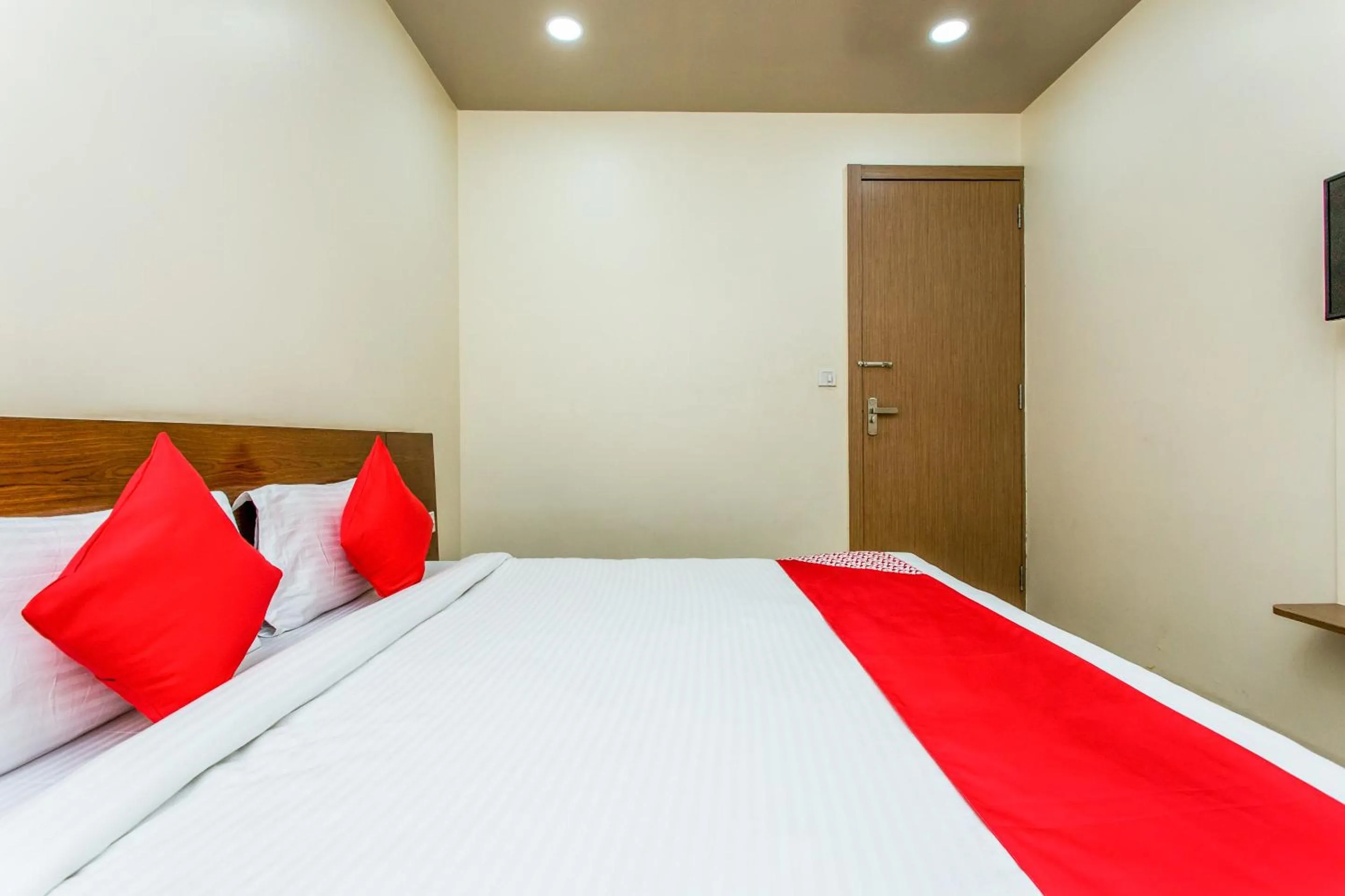 Bedroom, Bed in OYO 11929 Hotel Ridhi Sidhi