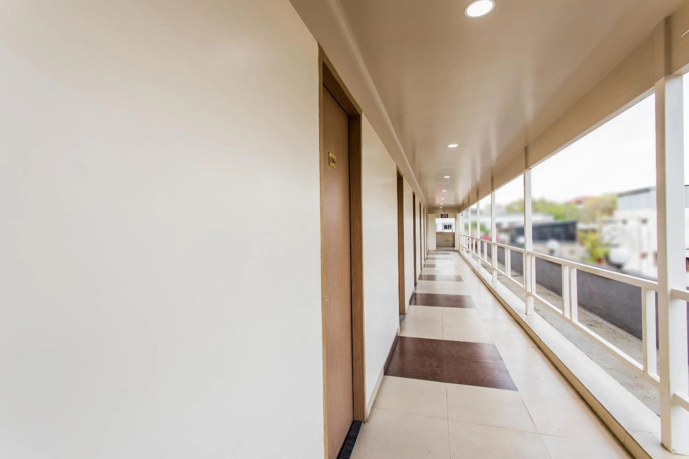 Lobby or reception in OYO 11929 Hotel Ridhi Sidhi