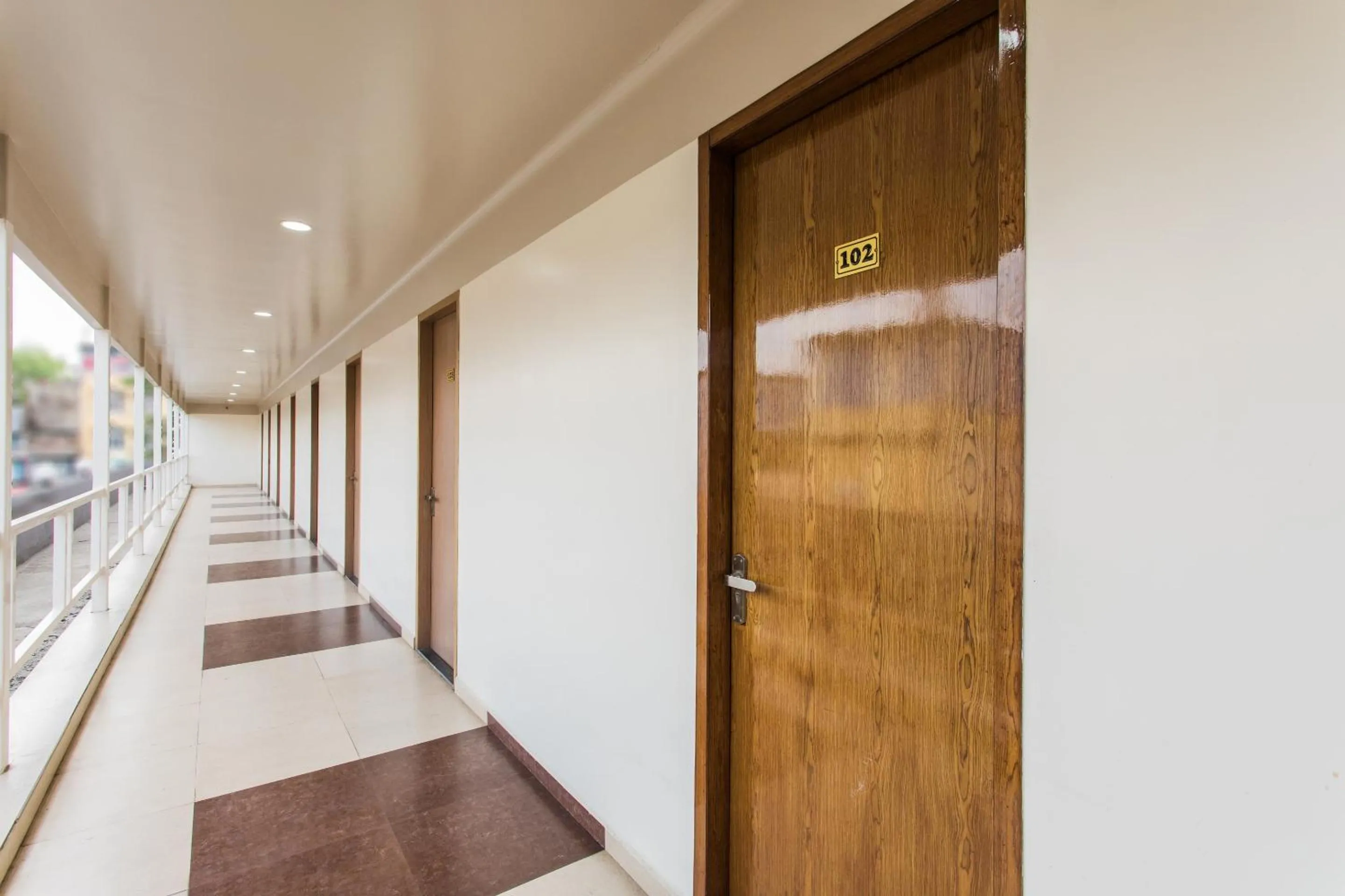 Lobby or reception in OYO 11929 Hotel Ridhi Sidhi