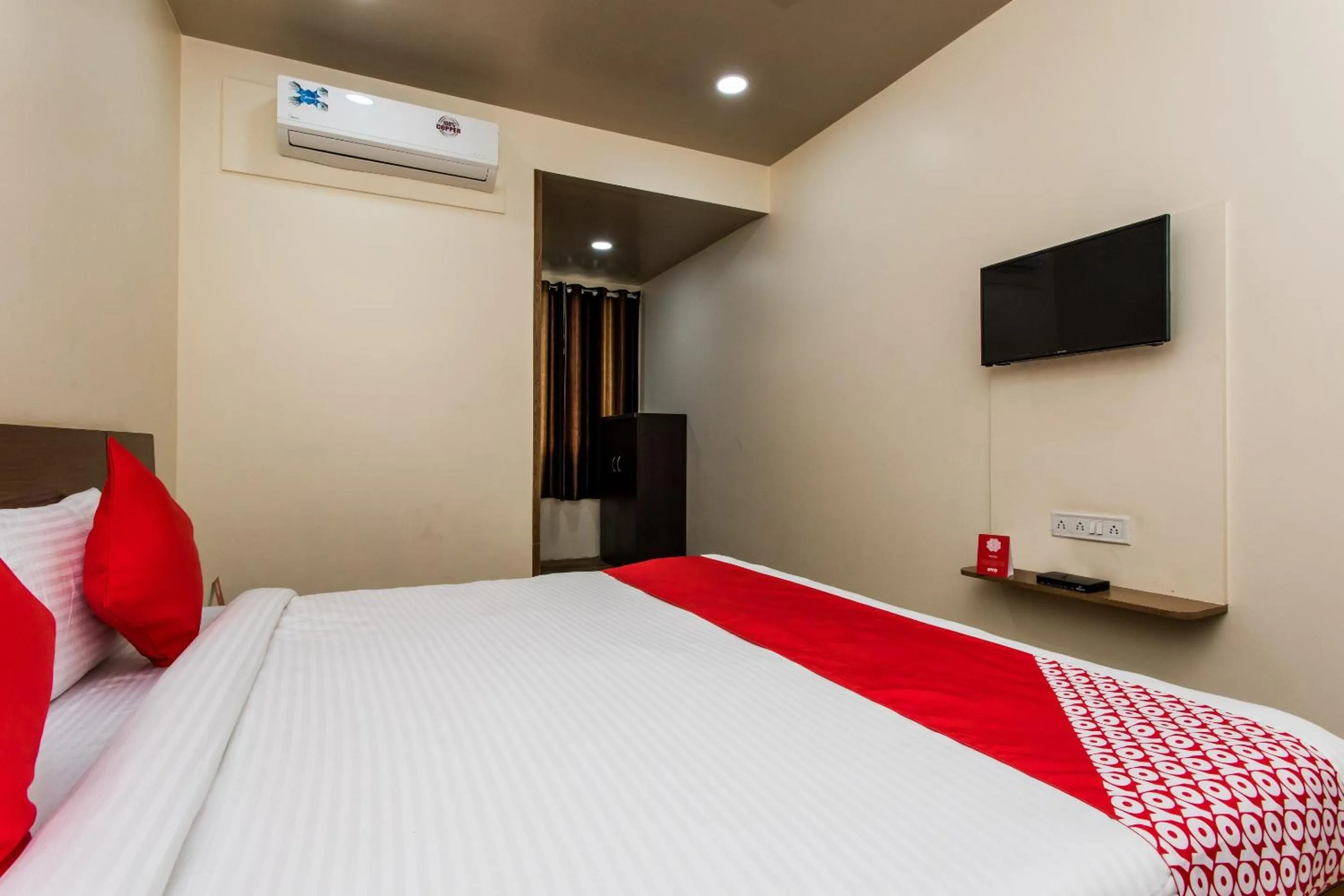 Bedroom, Bed in OYO 11929 Hotel Ridhi Sidhi