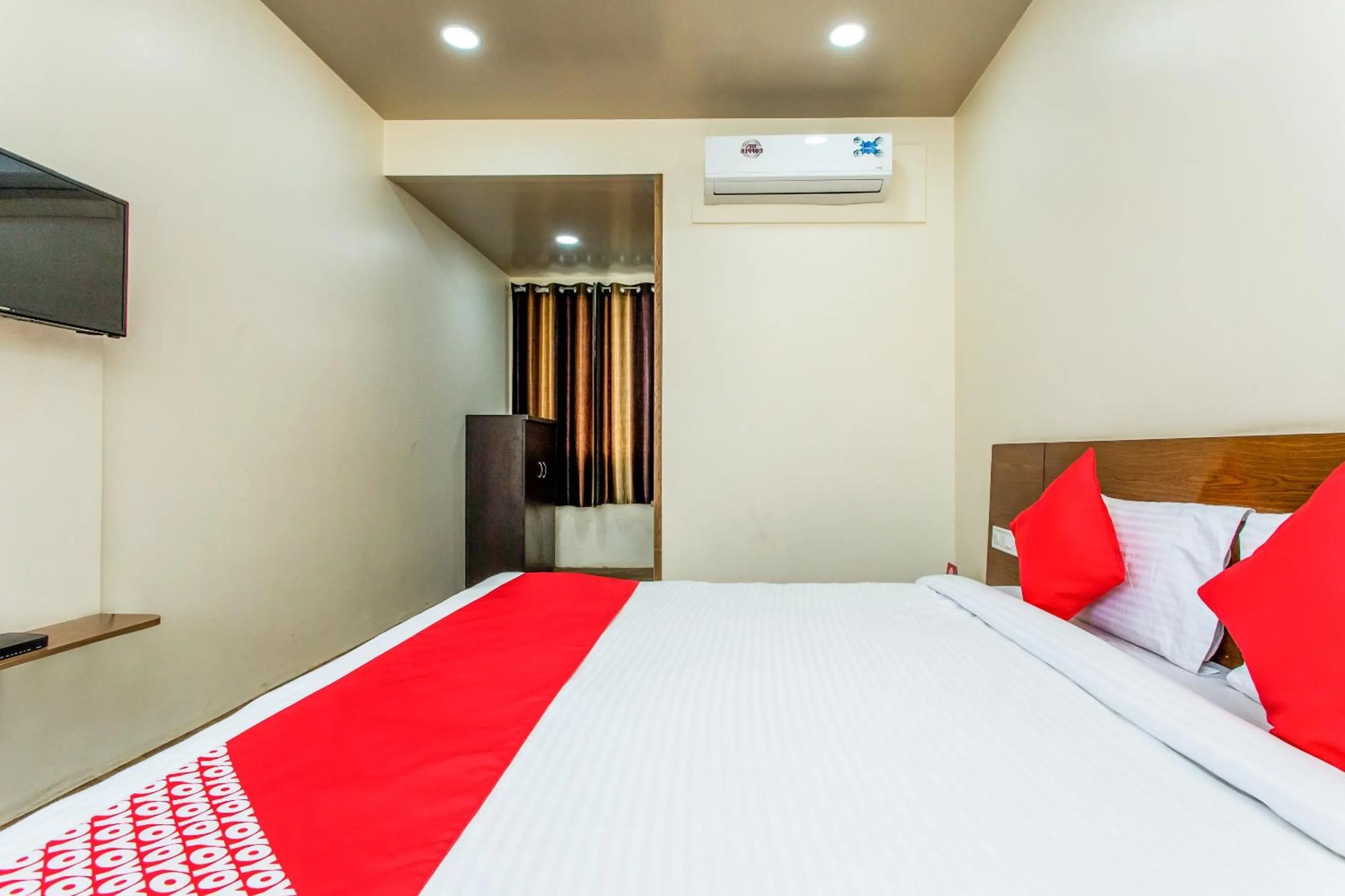 Bedroom, Bed in OYO 11929 Hotel Ridhi Sidhi