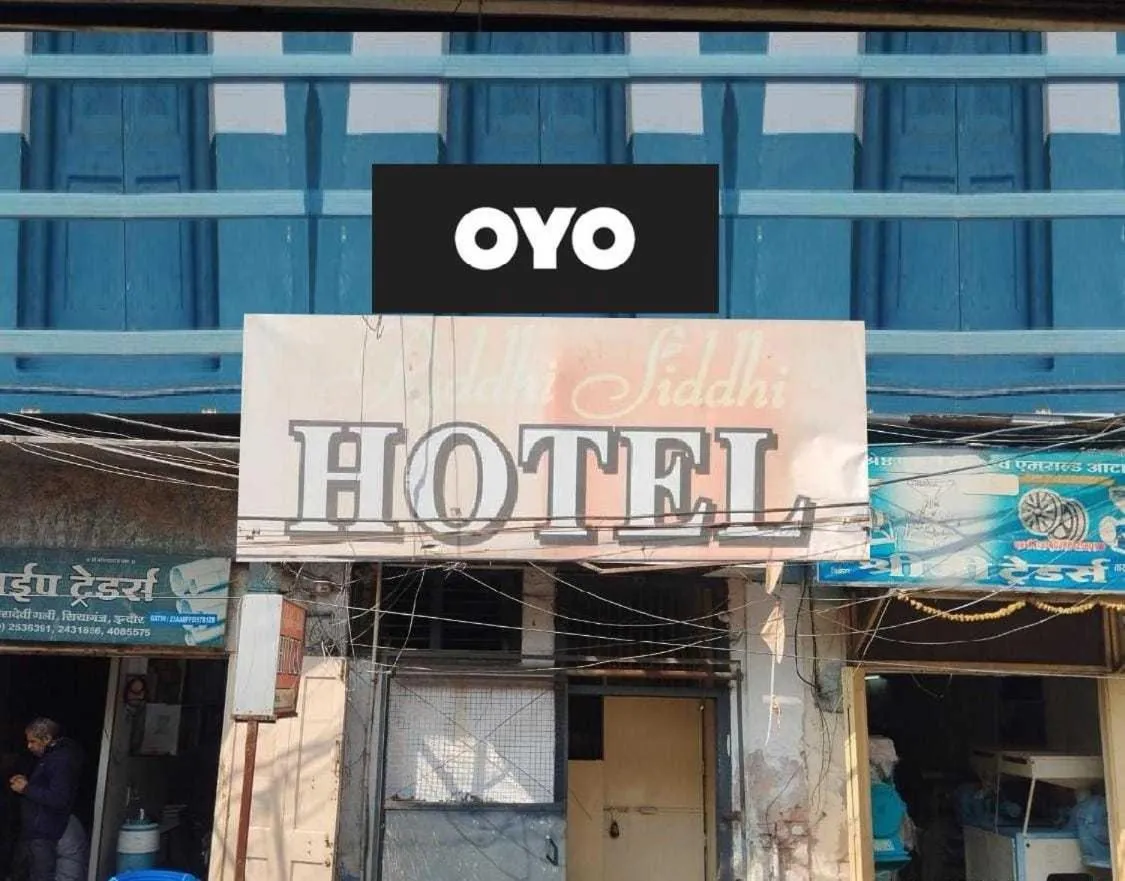 Facade/entrance in OYO 11929 Hotel Ridhi Sidhi