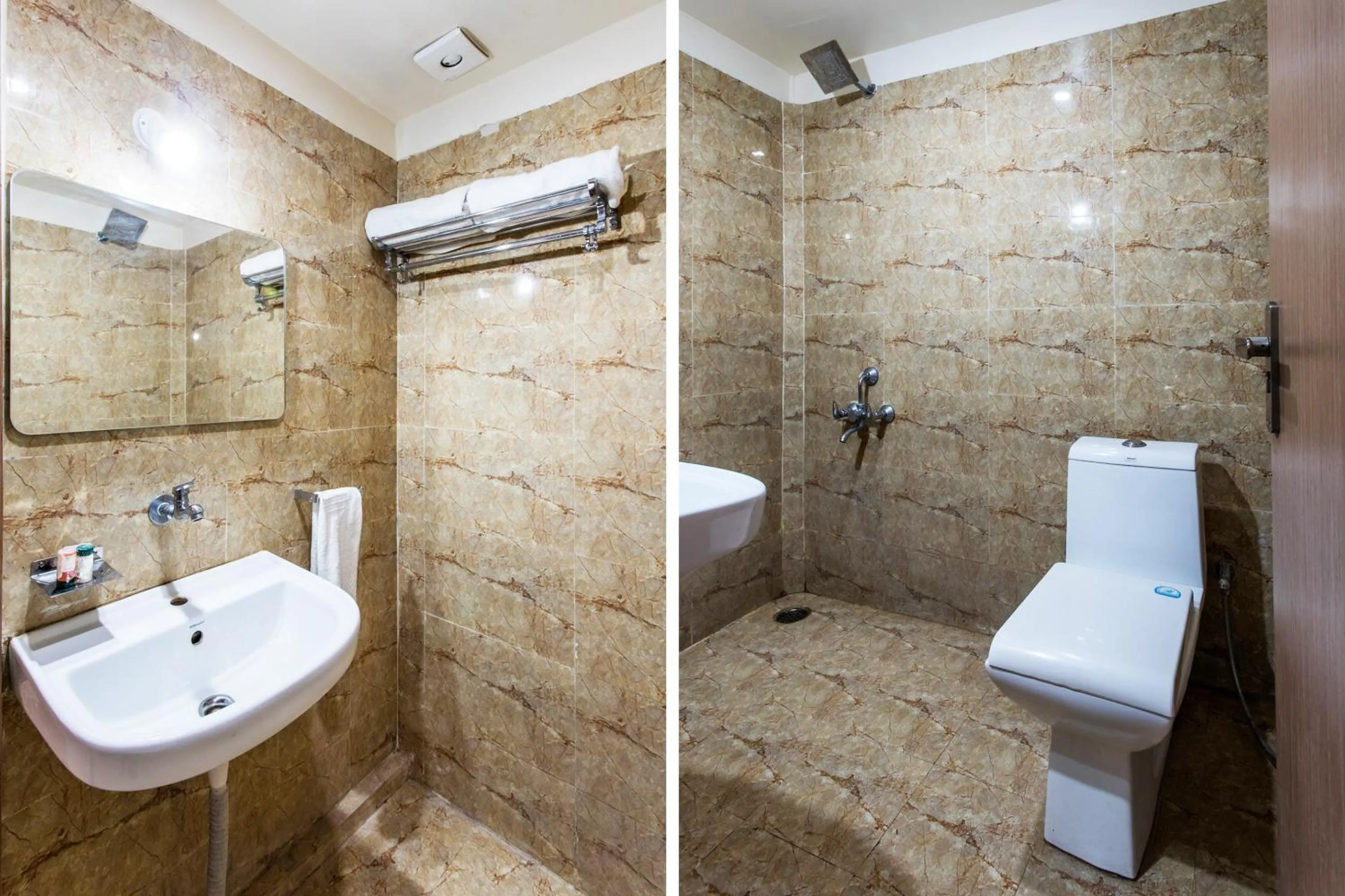 Bathroom in OYO 11929 Hotel Ridhi Sidhi