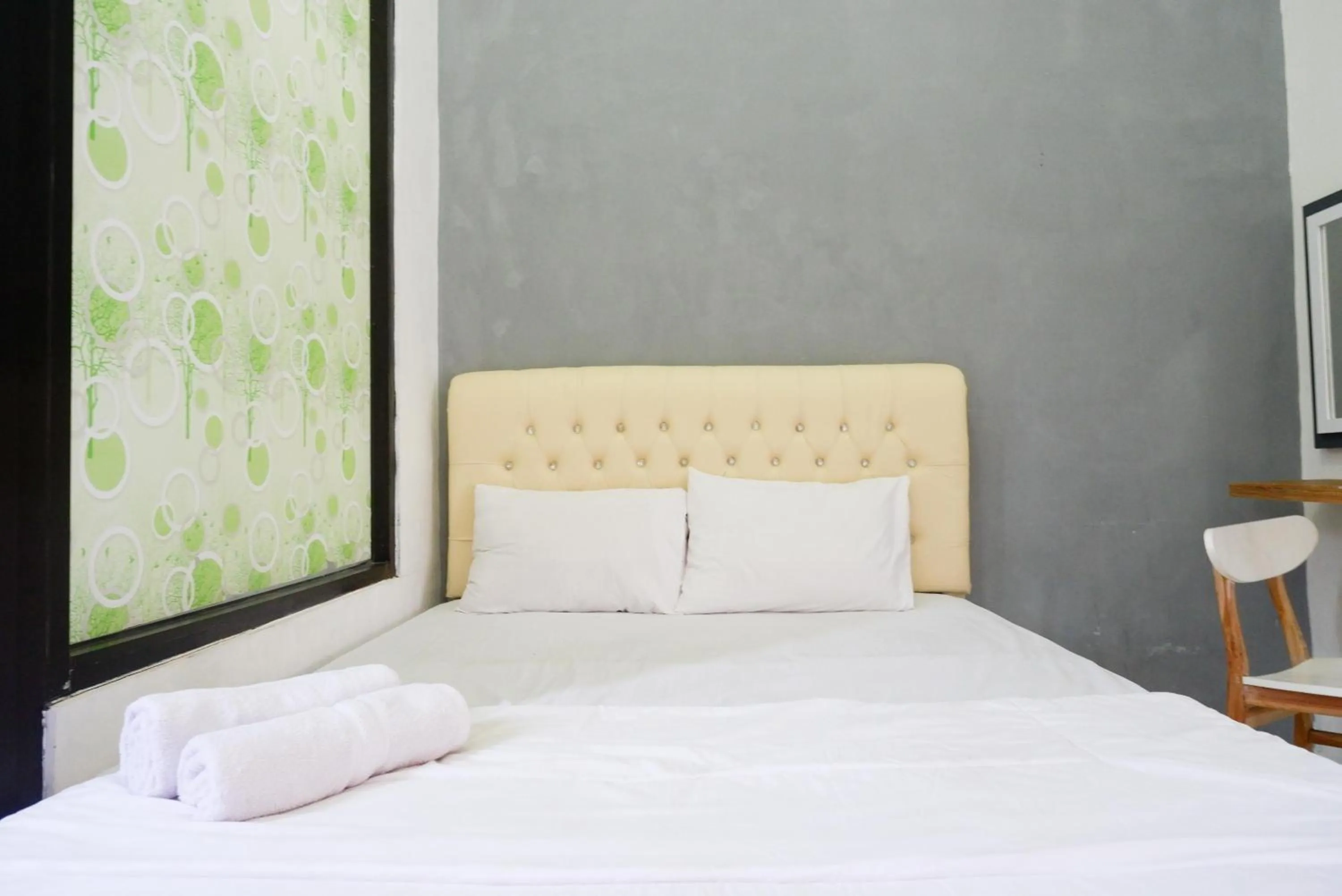 Bedroom, Bed in RedDoorz Syariah near Alun Alun Kajen