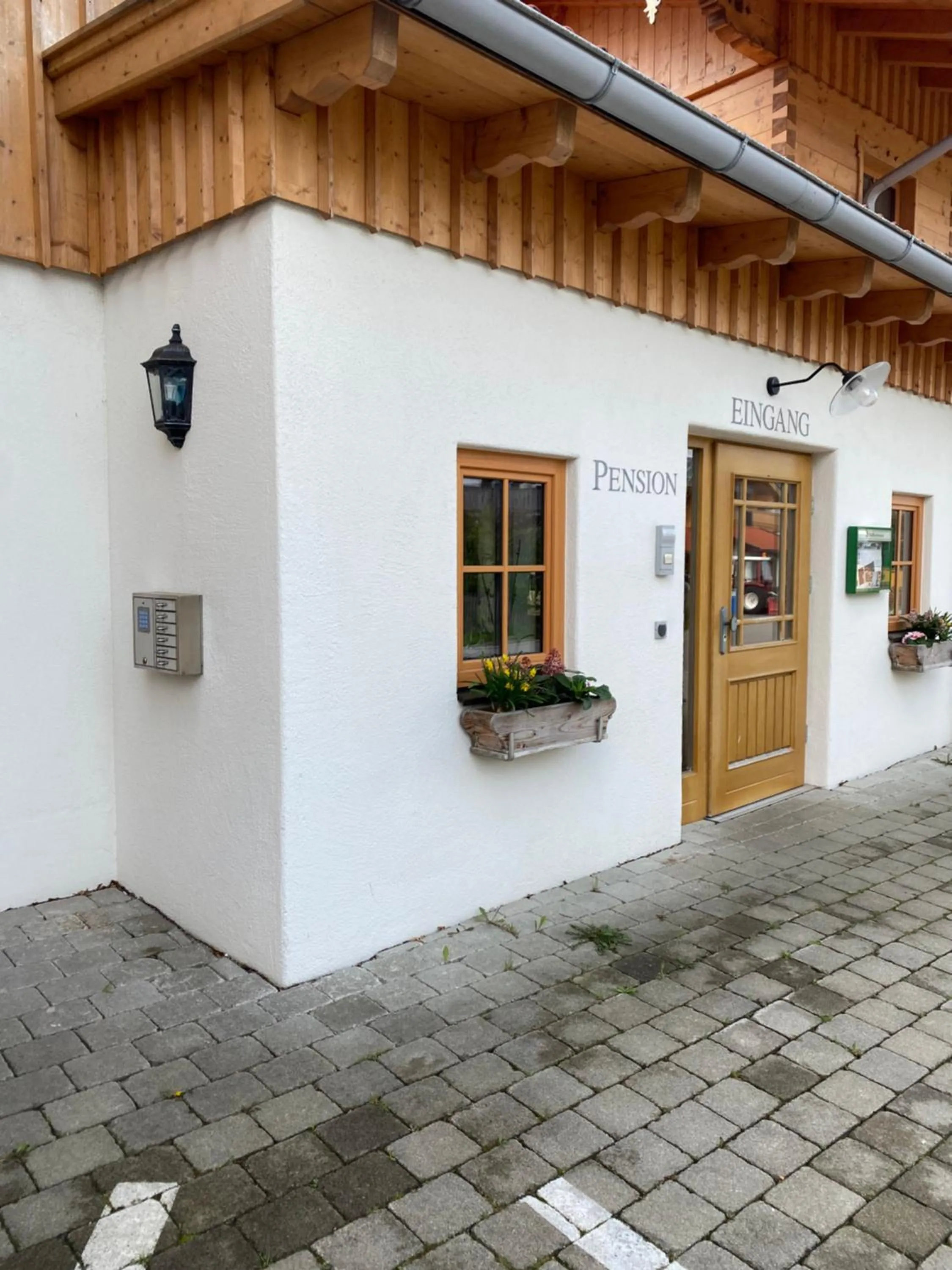 Property building in Pension Schweizerhaus Garni