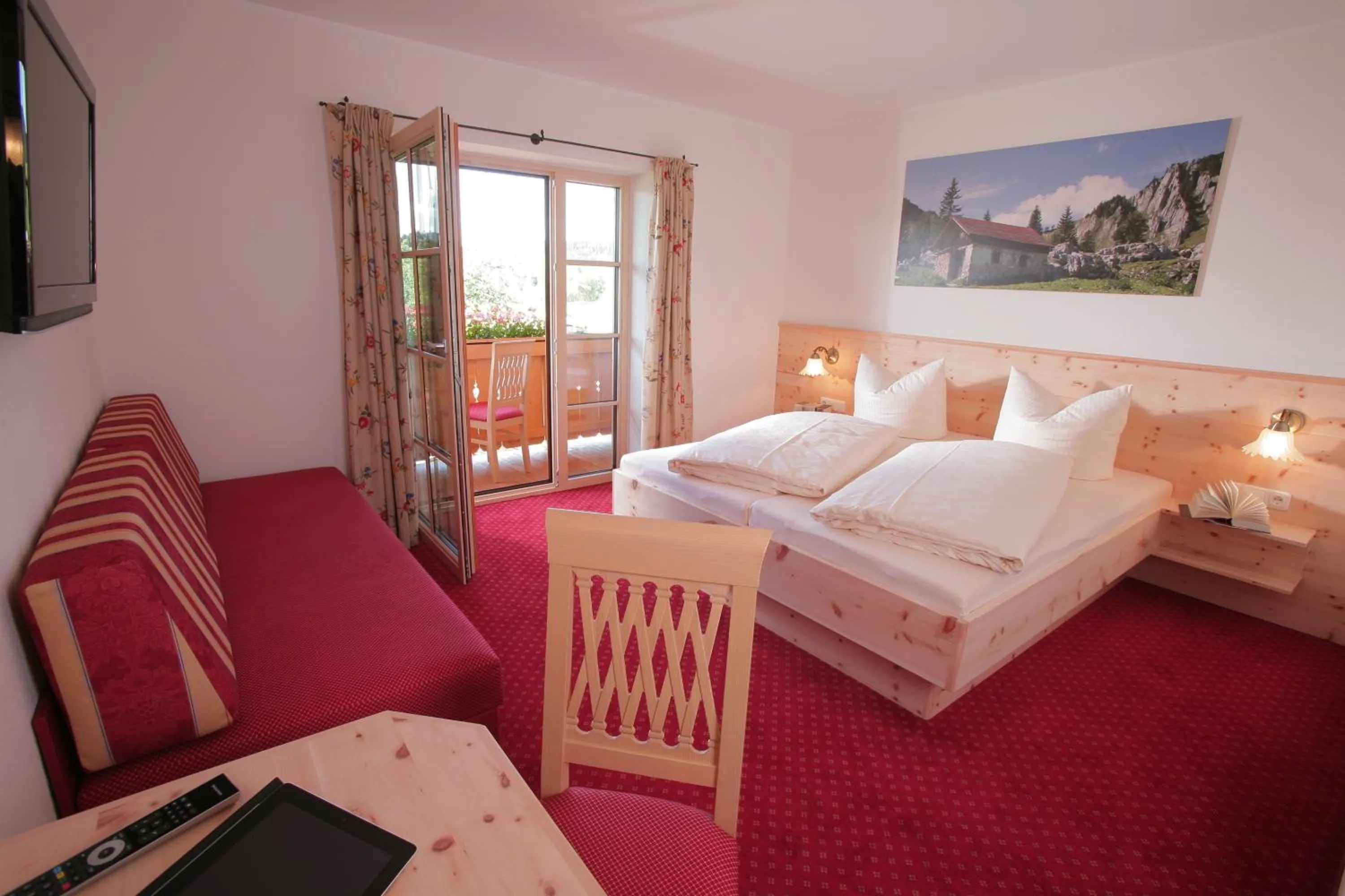 Photo of the whole room, Bed in Pension Schweizerhaus Garni