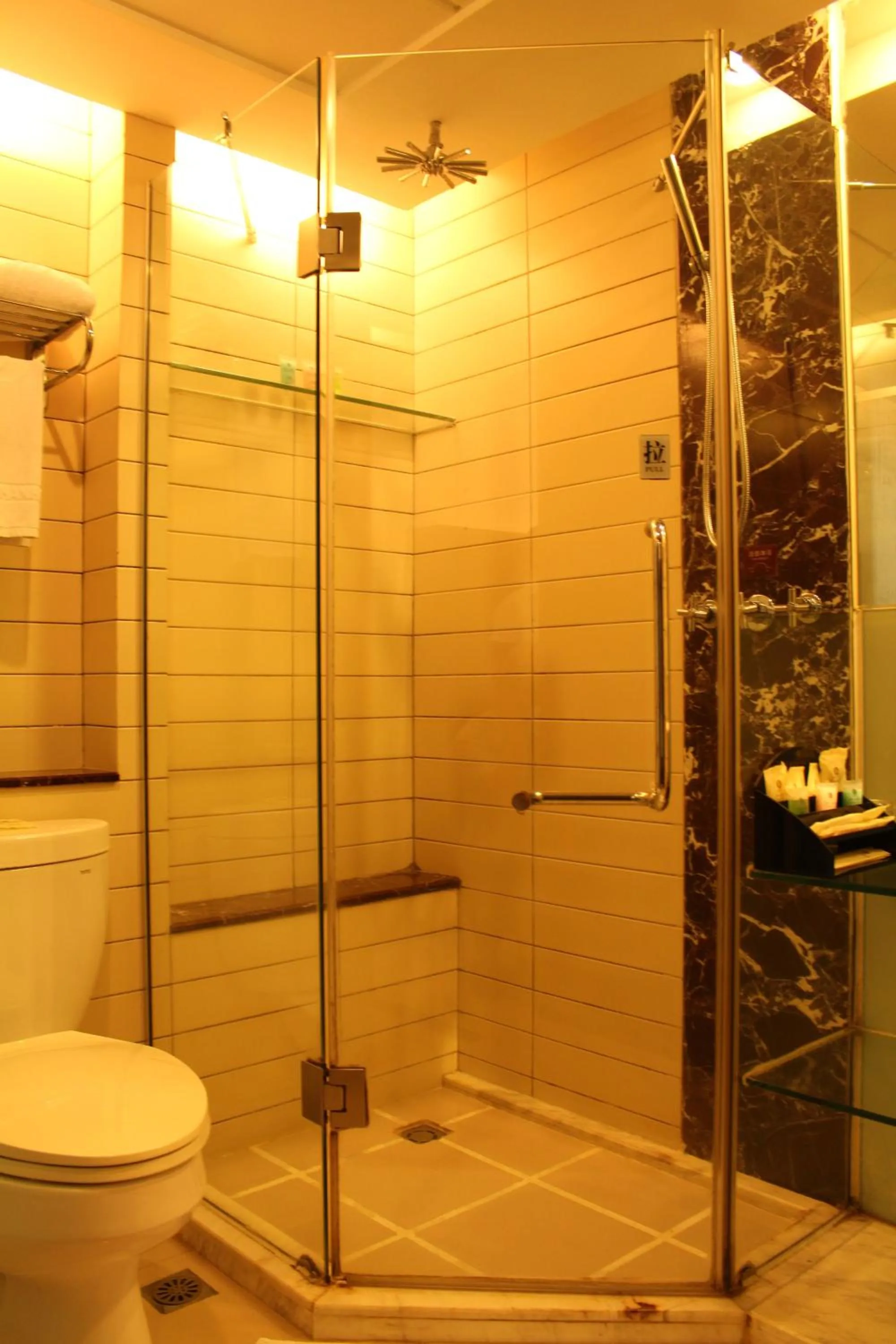 Bathroom in Holiday Inn Express Xiamen LuShan