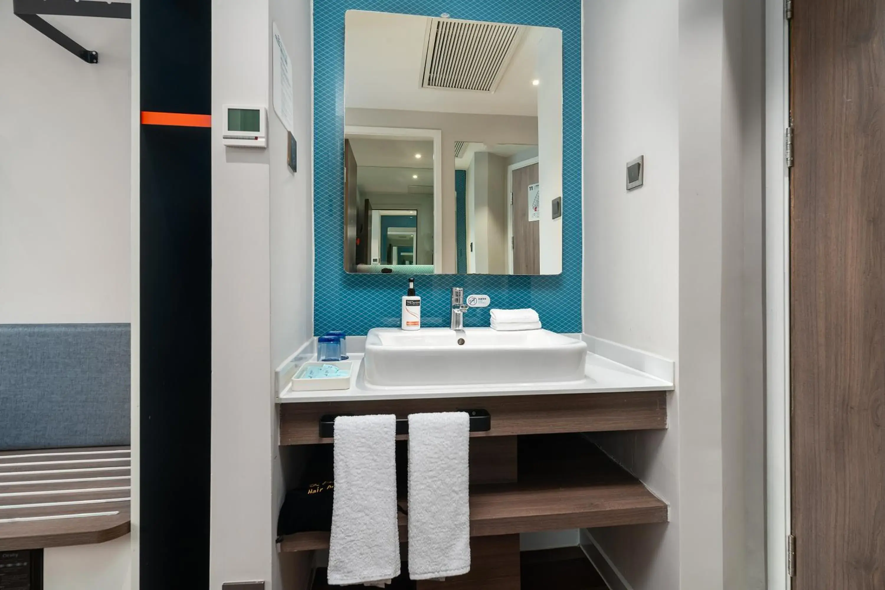 Standard Queen Room in Holiday Inn Express Xiamen LuShan Standard Queen Room in Holiday Inn Express Xiamen LuShan