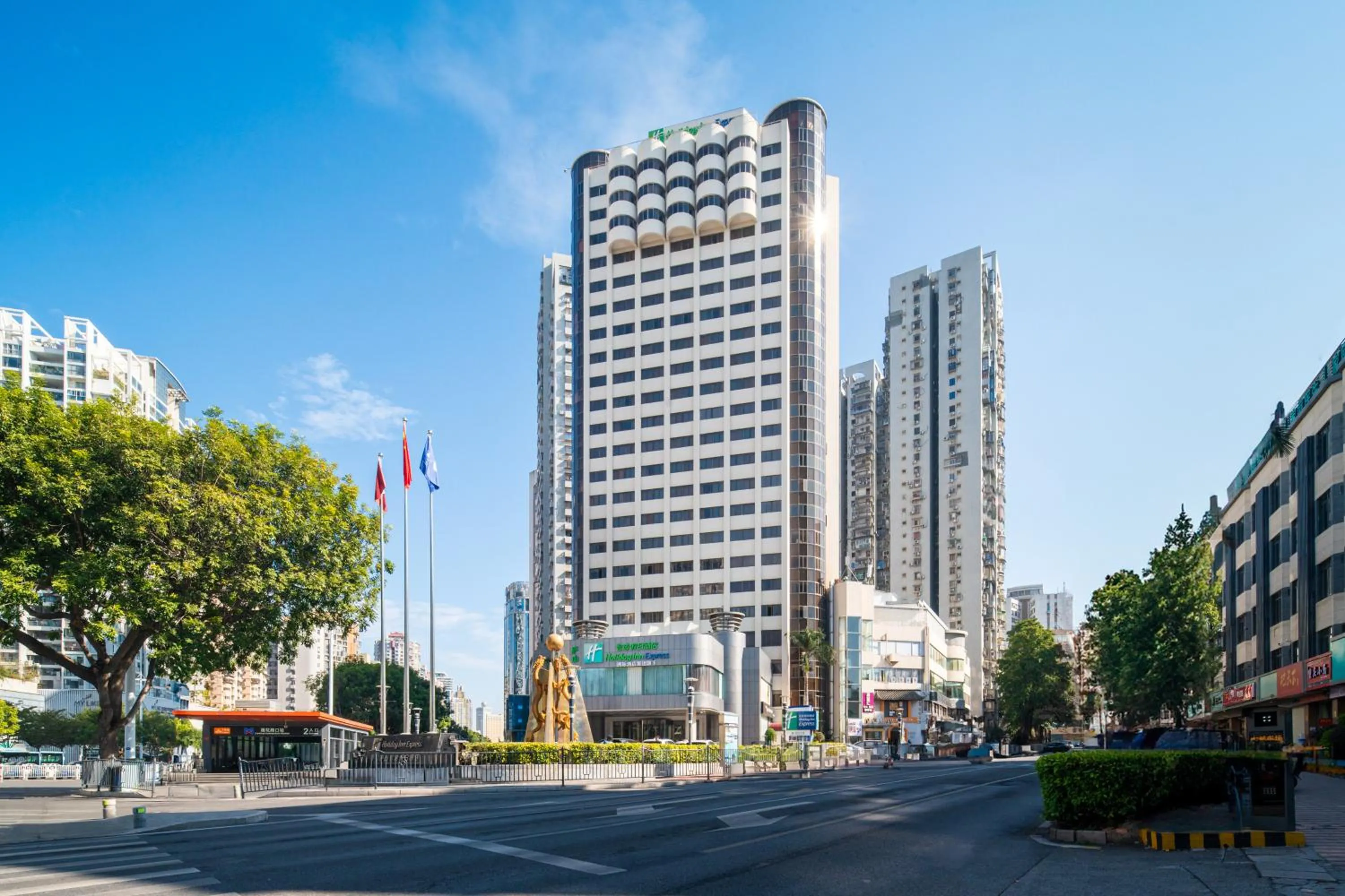 Property building in Holiday Inn Express Xiamen LuShan