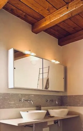Bathroom in Cascina Canée