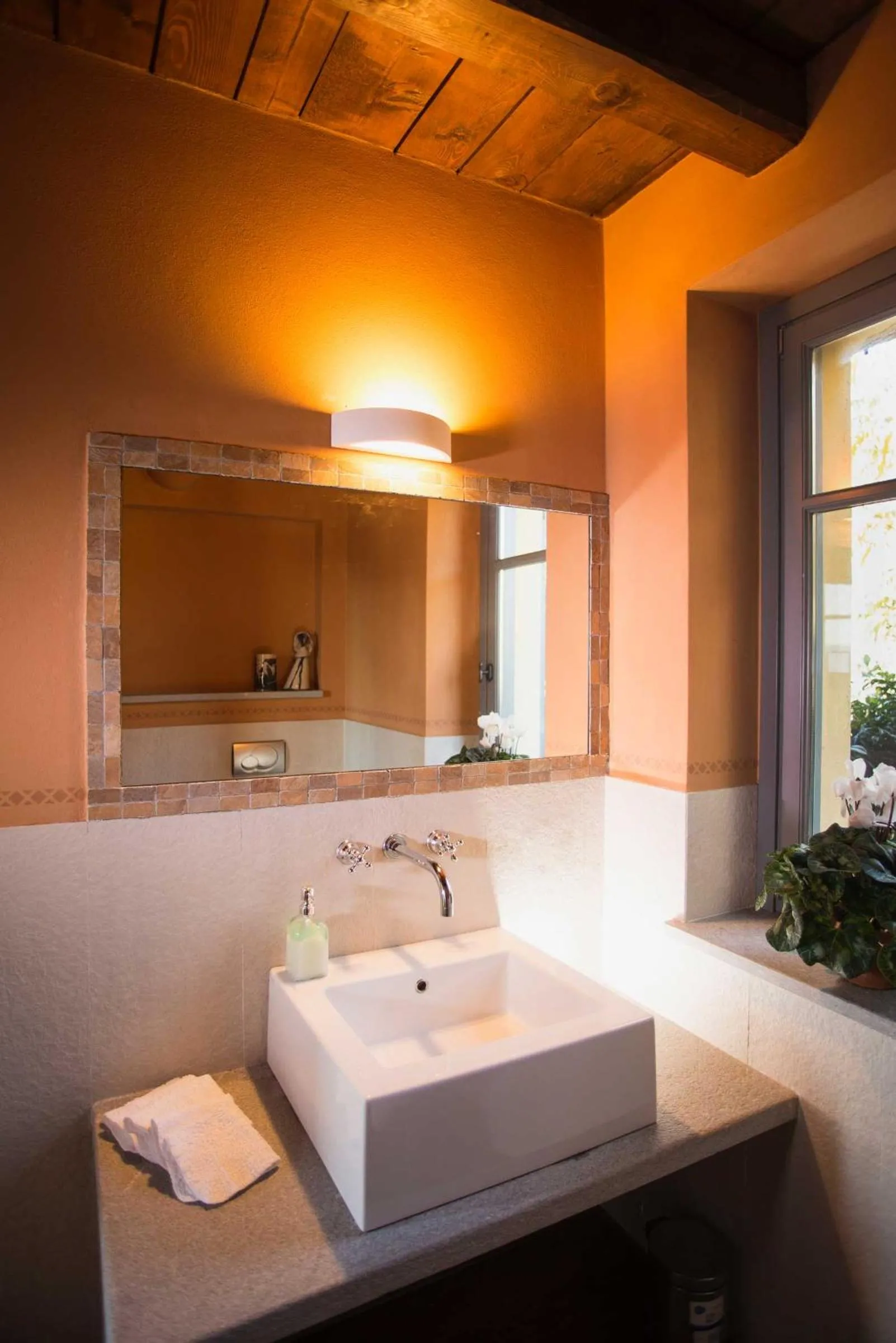 Bathroom in Cascina Canée