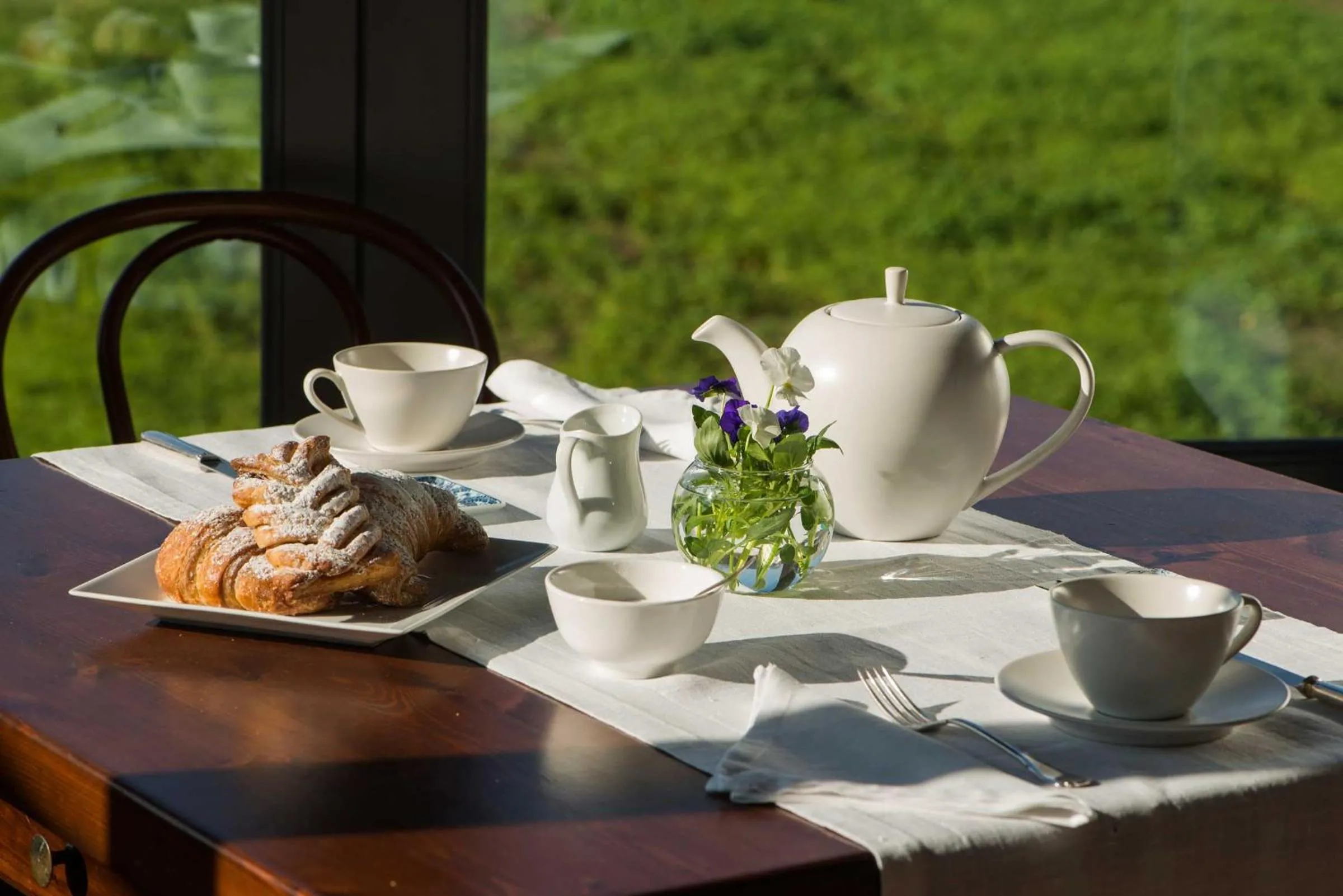 Breakfast in Cascina Canée