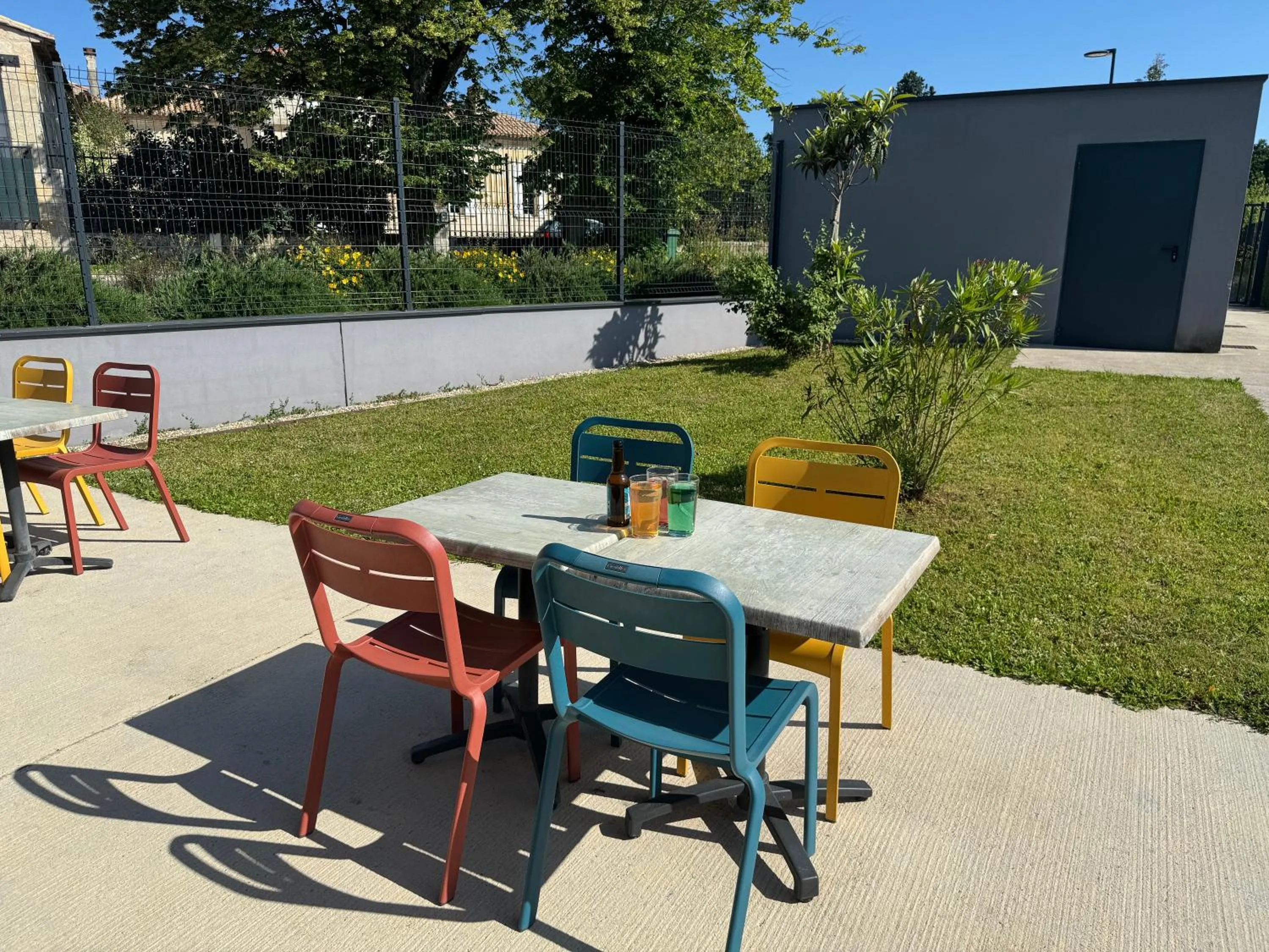 Patio in Kyriad Bordeaux Nord Sainte Eulalie