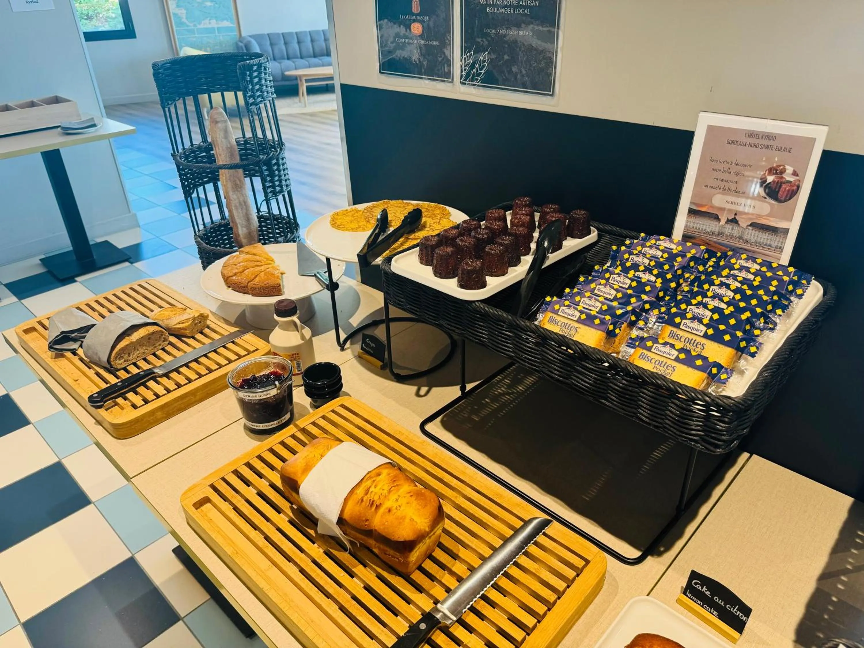 Breakfast in Kyriad Bordeaux Nord Sainte Eulalie