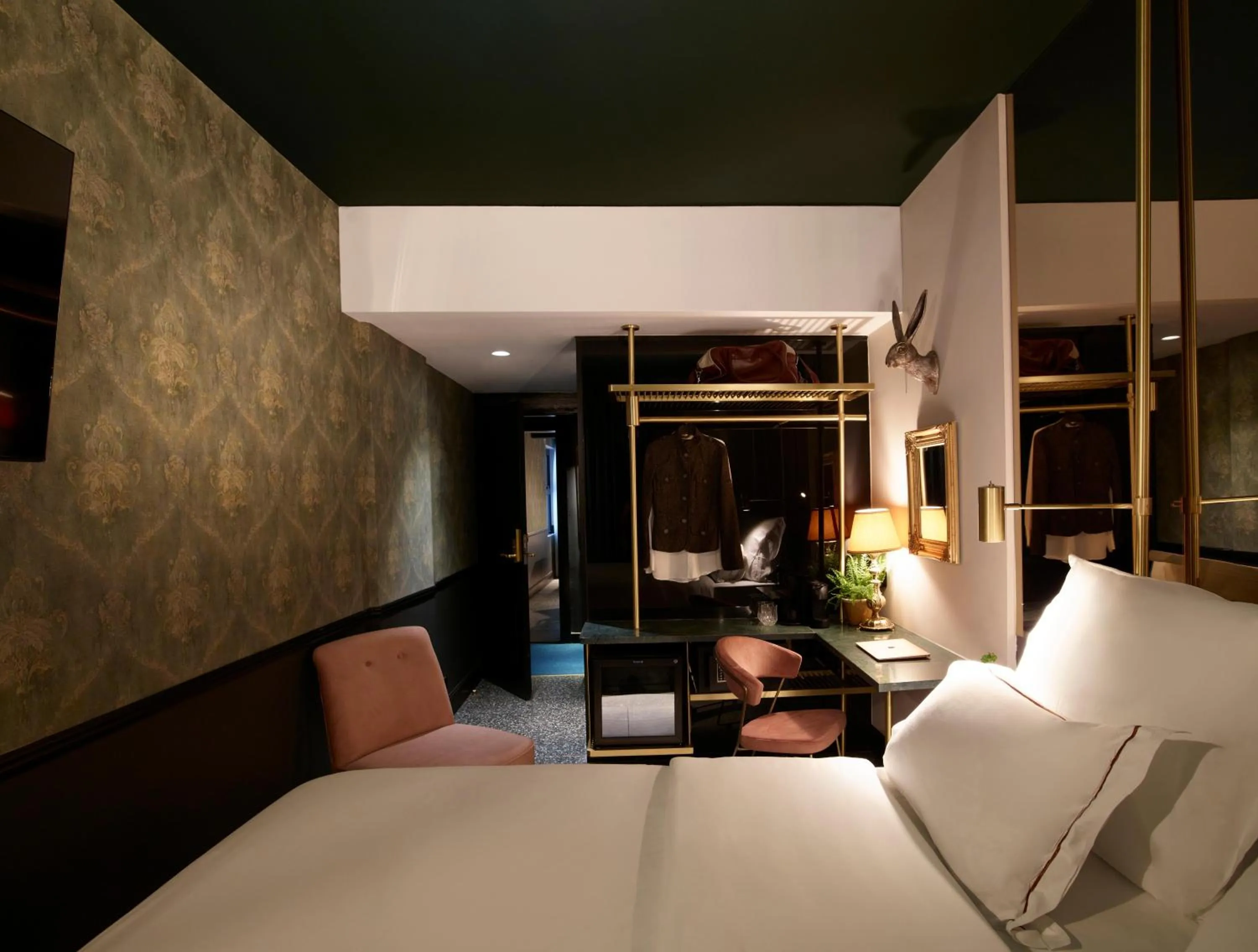 Photo of the whole room, Bed in Skylark, Aluma Hotels & Resorts