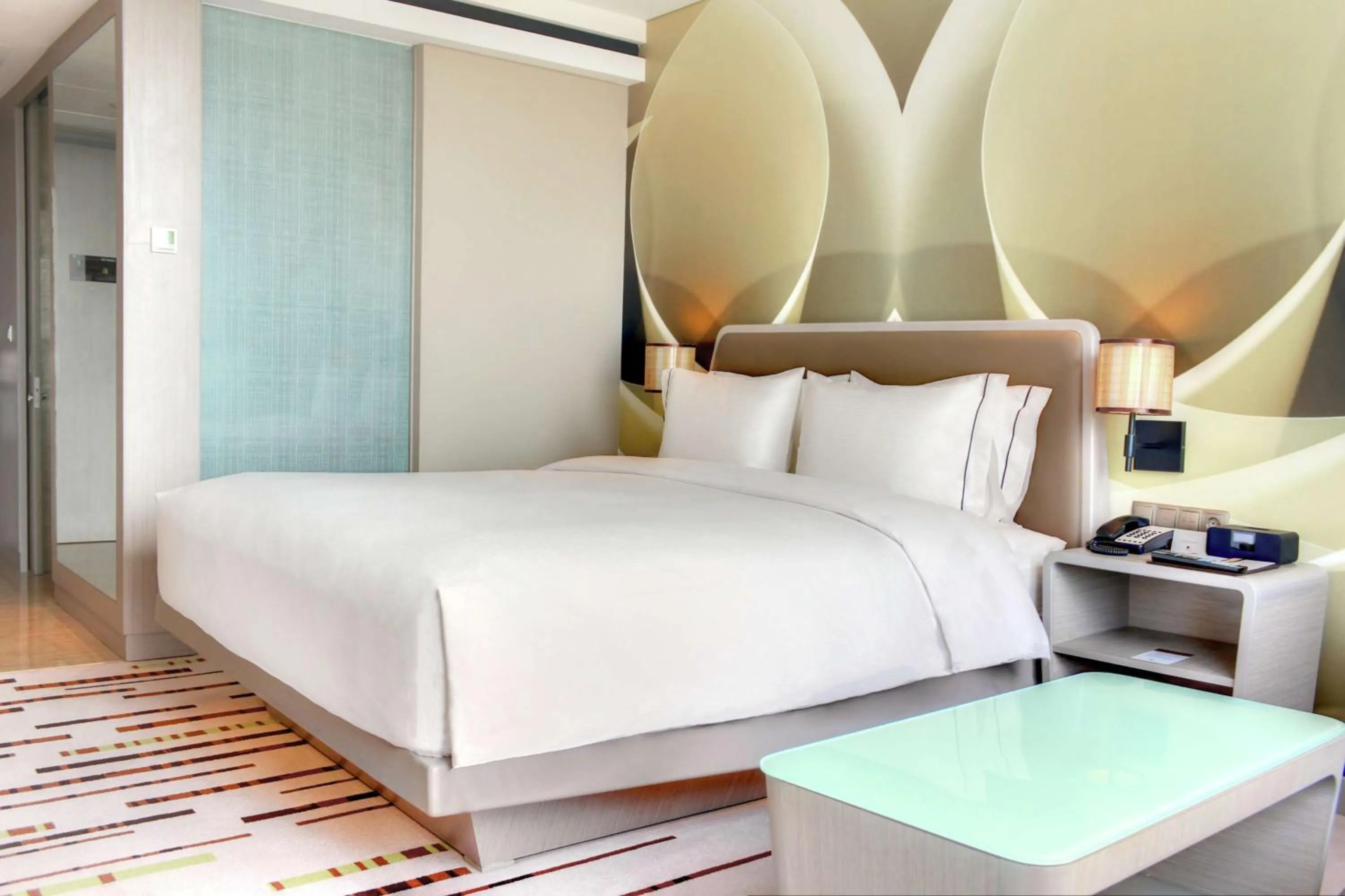 Bed in DoubleTree by Hilton Jakarta - Diponegoro