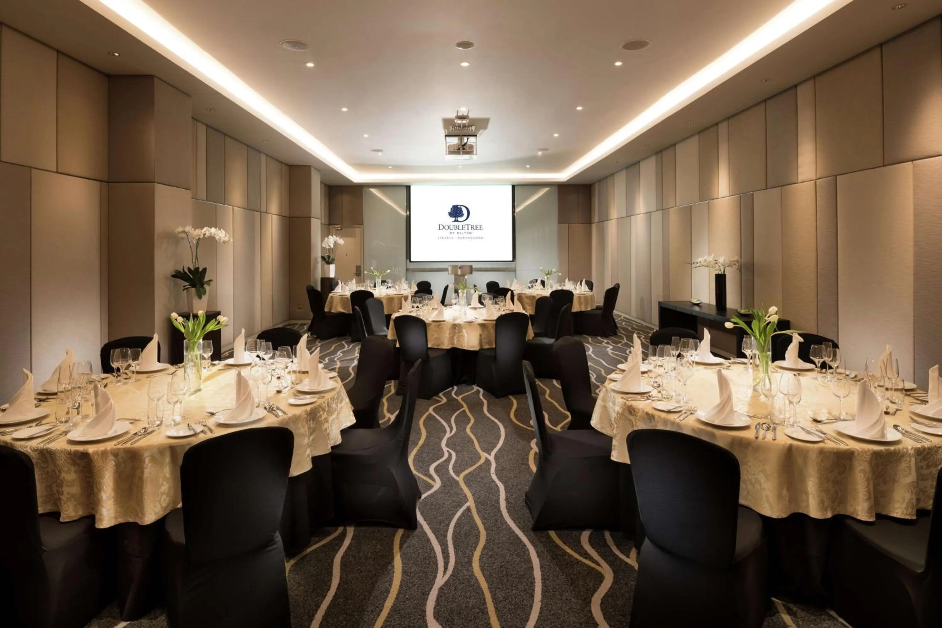 Meeting/conference room in DoubleTree by Hilton Jakarta - Diponegoro