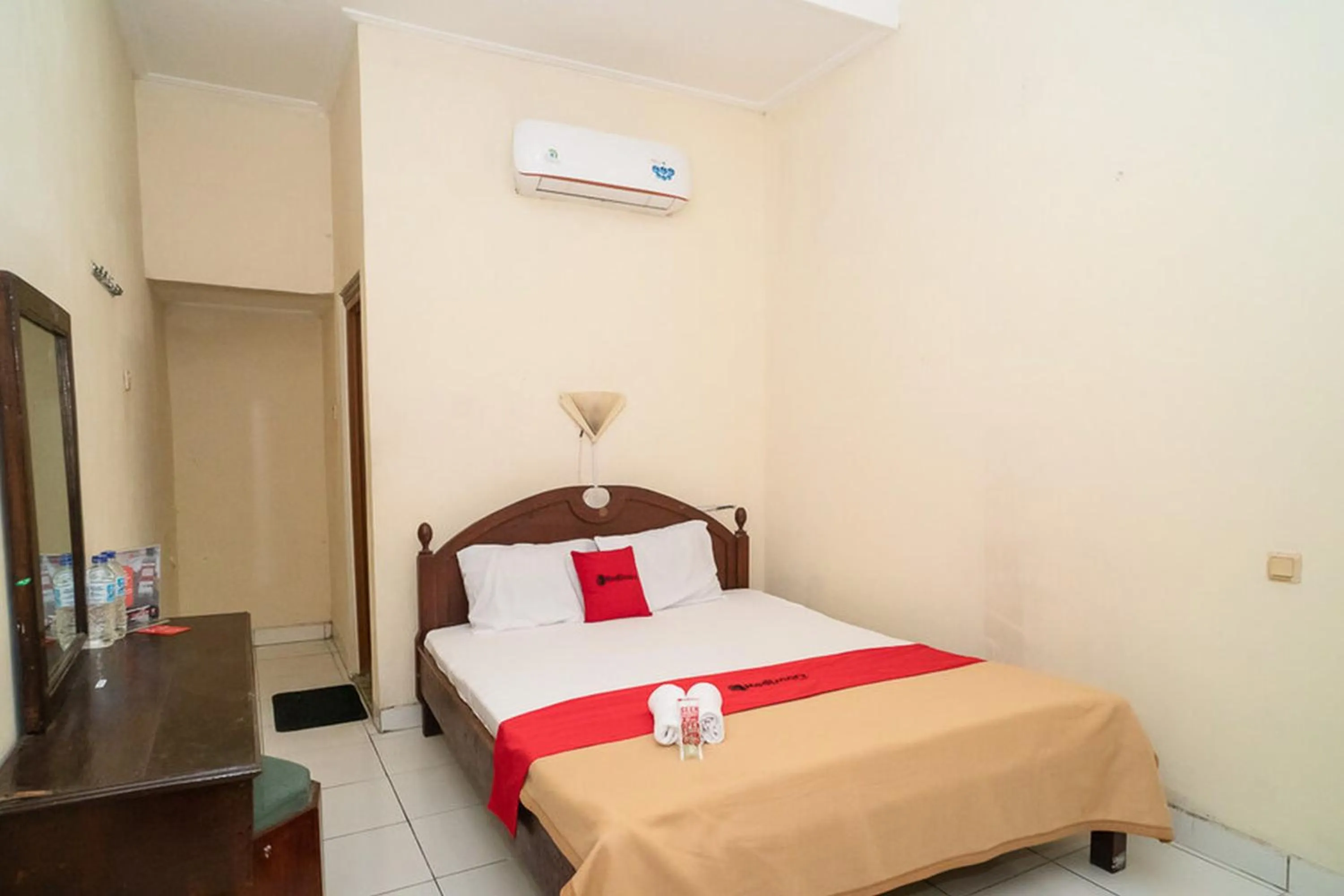 Bed in RedDoorz near Kampus 3 UTY Yogyakarta