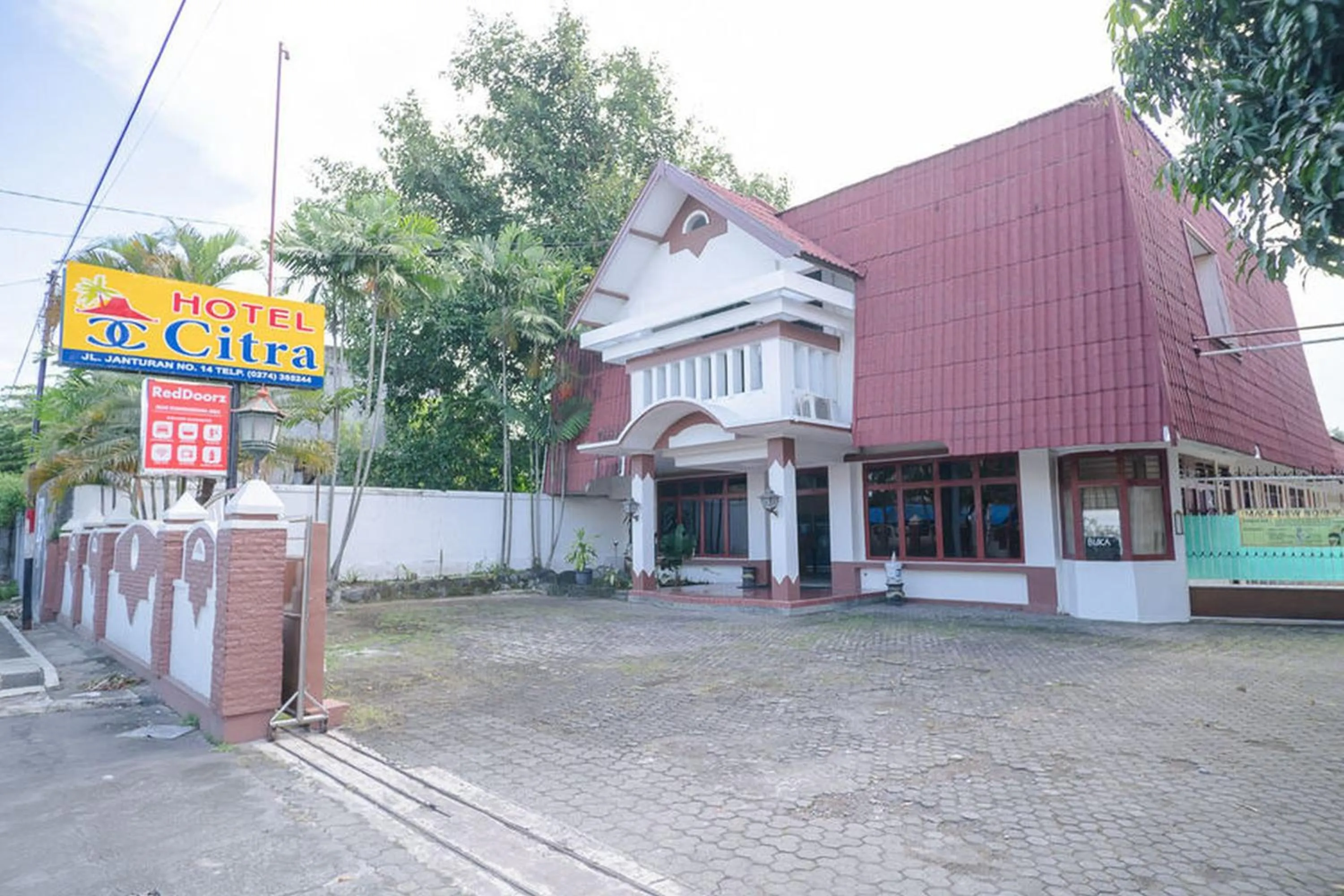 Property building in RedDoorz near Kampus 3 UTY Yogyakarta