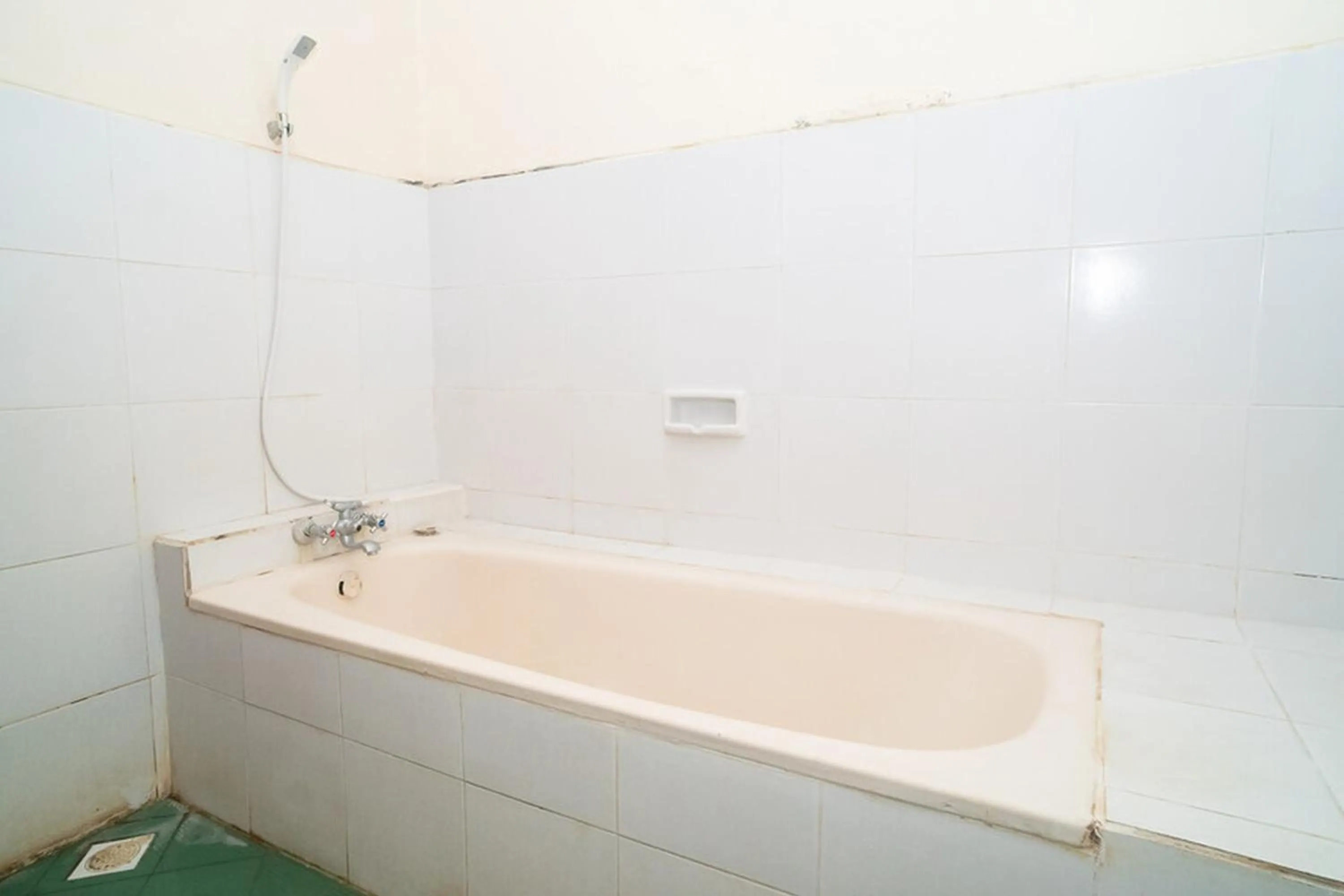 Bathroom in RedDoorz near Kampus 3 UTY Yogyakarta