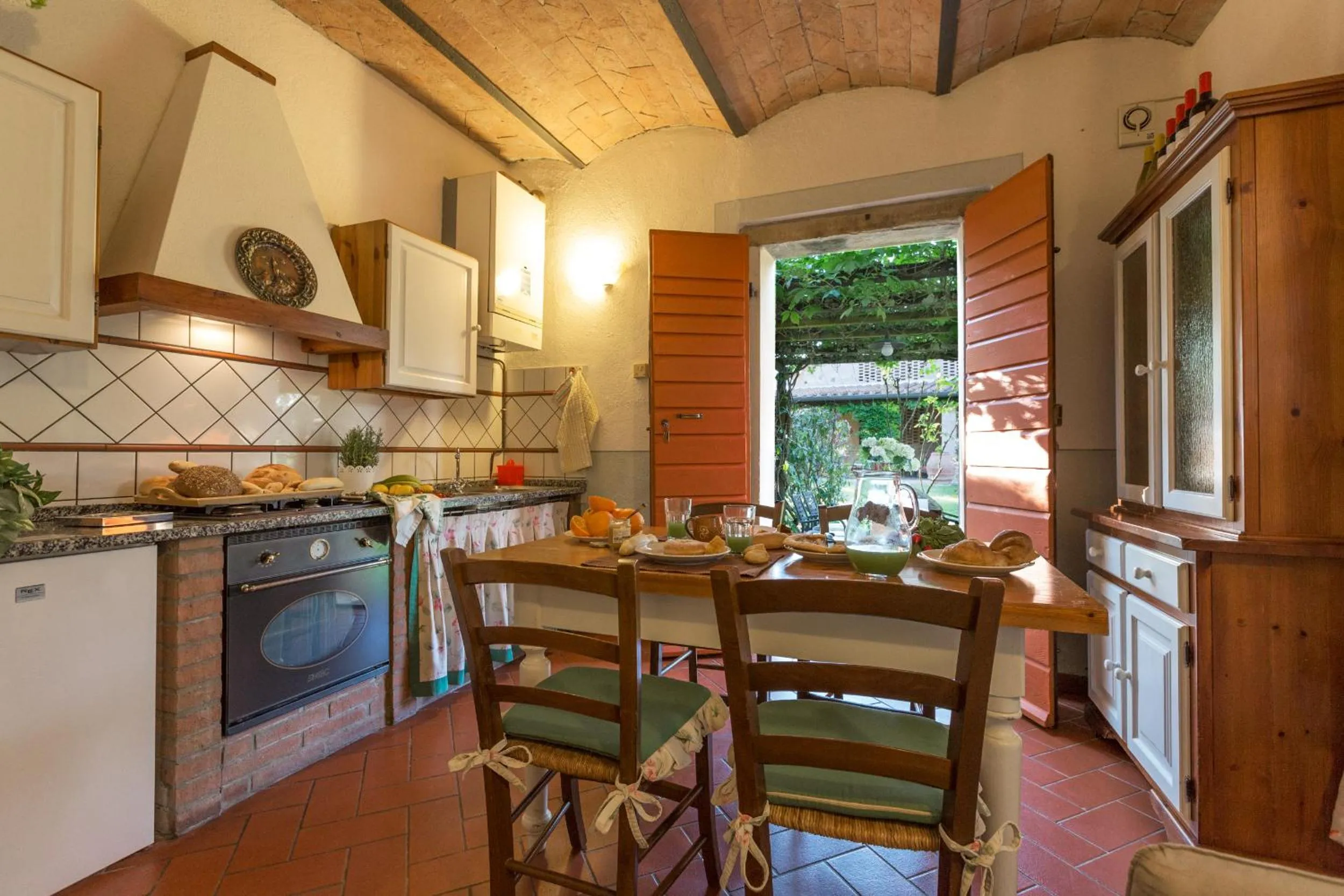 Kitchen or kitchenette in Agriturismo Canale