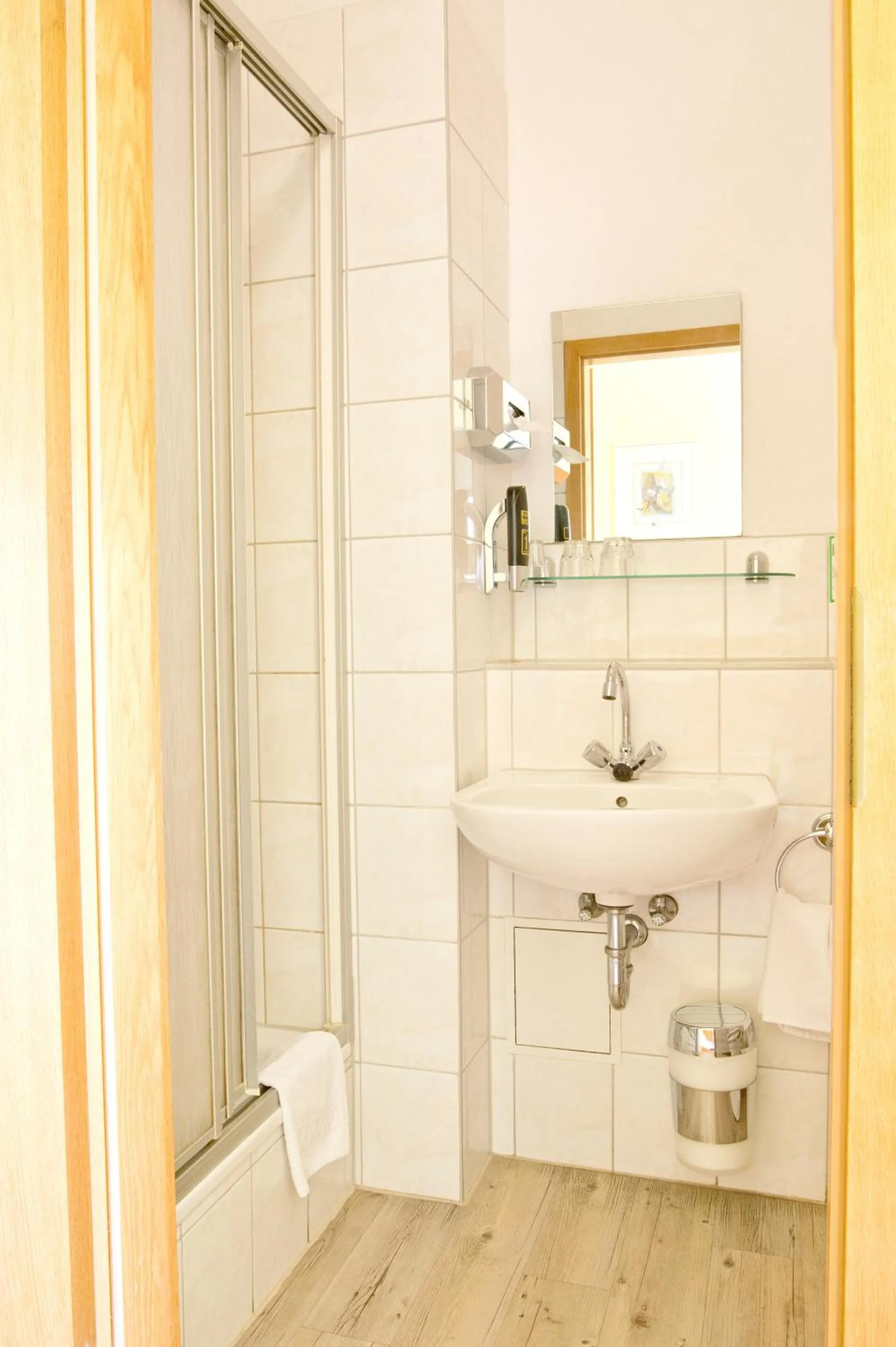 Bathroom in Hotel Thüringer Hof