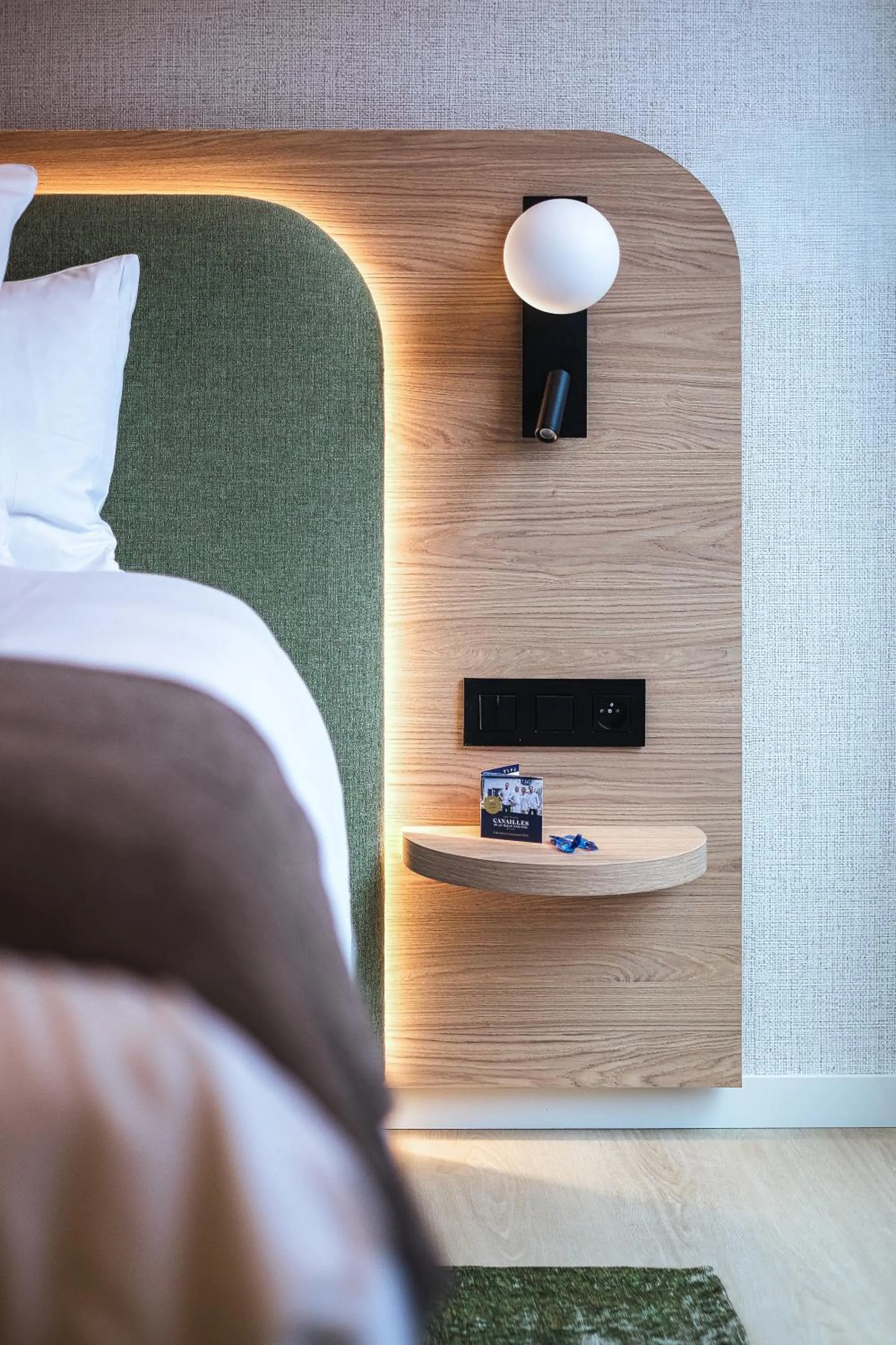 Bed in Hôtel Les Ardillières du Pont d'Oye