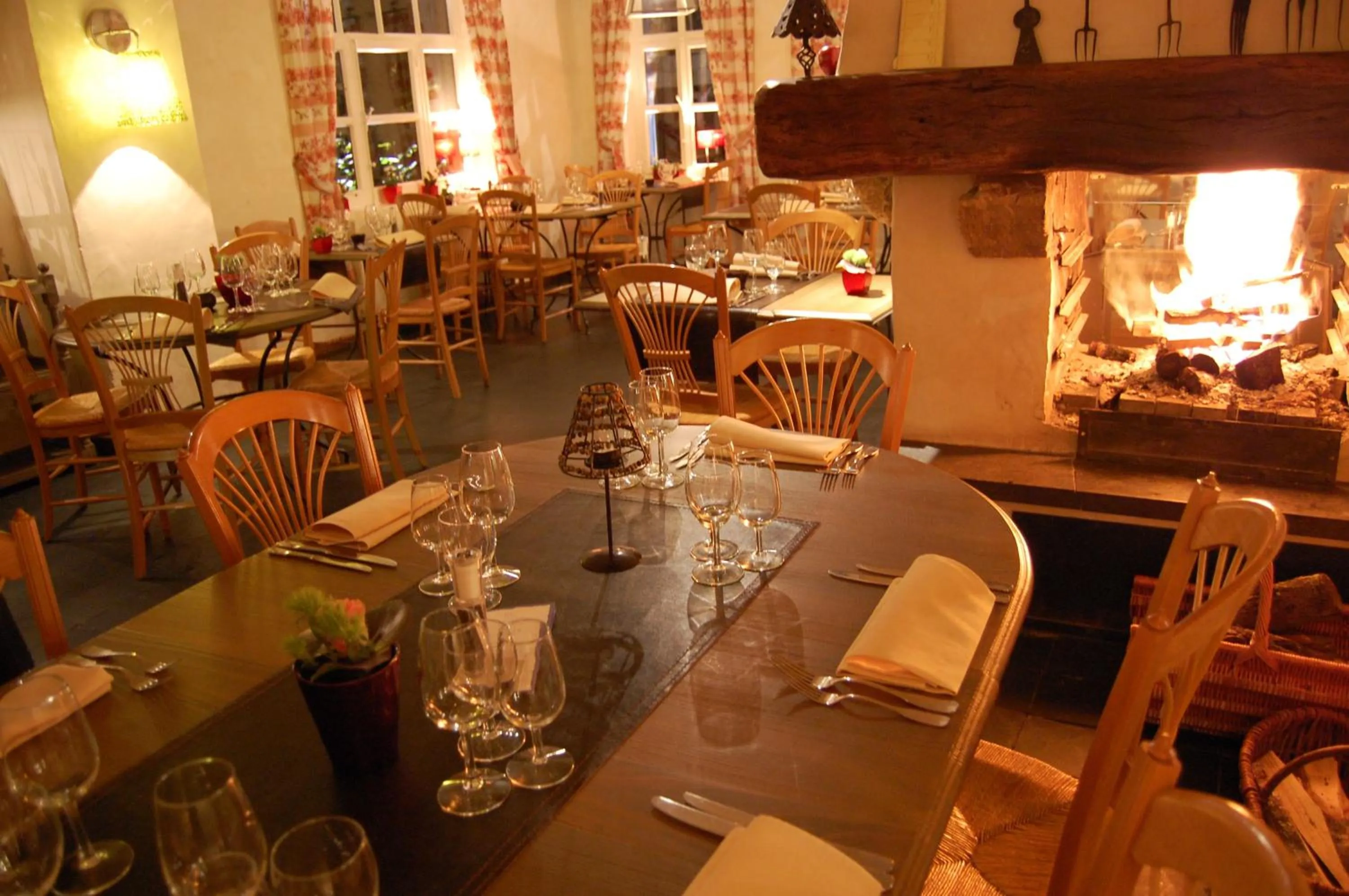 Restaurant/places to eat in Hôtel Les Ardillières du Pont d'Oye