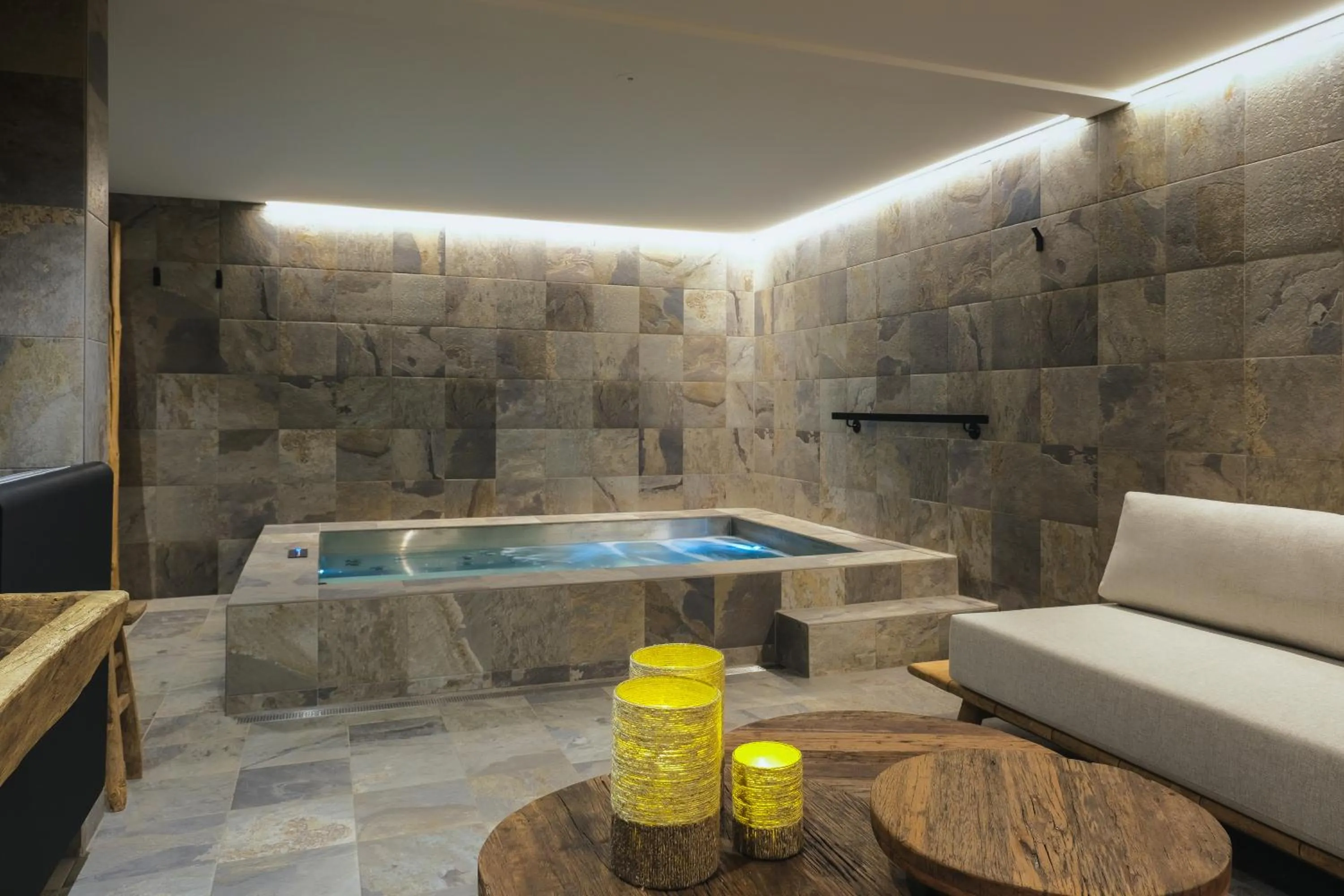 Spa and wellness centre/facilities in Hôtel Les Ardillières du Pont d'Oye