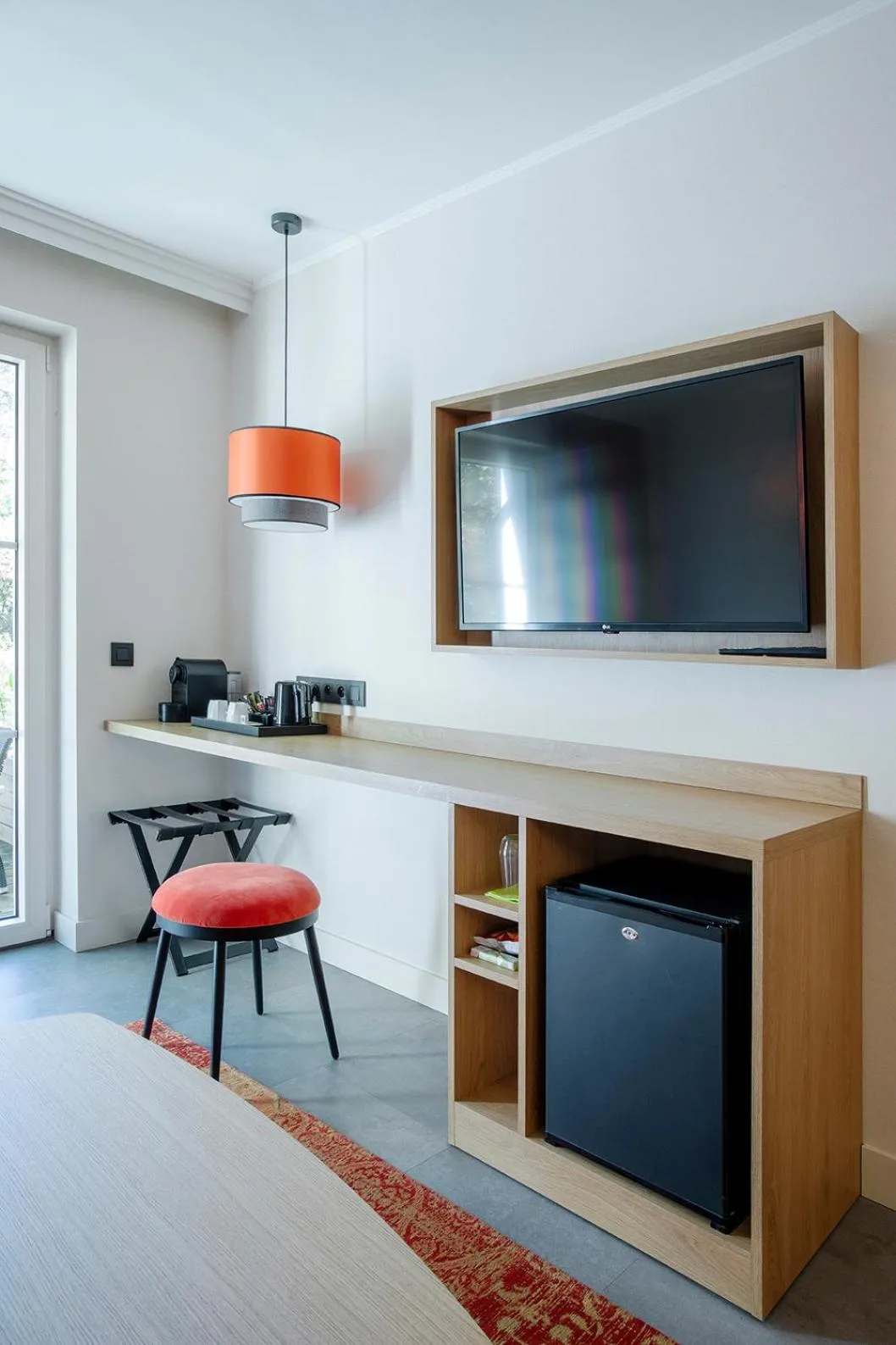 TV and multimedia in Hôtel Les Ardillières du Pont d'Oye