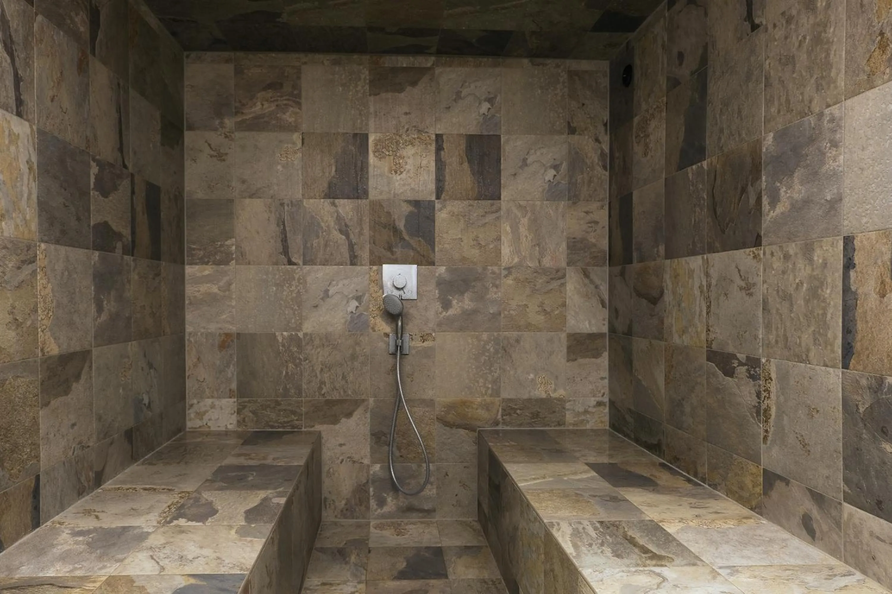 Spa and wellness centre/facilities in Hôtel Les Ardillières du Pont d'Oye