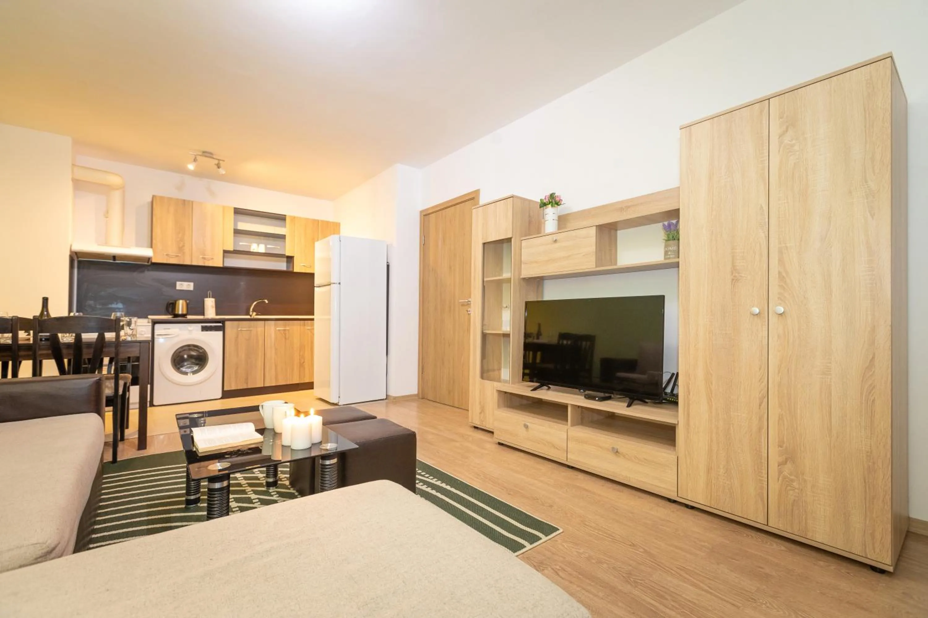 TV and multimedia in Modern and Bright Apartments near Center - FREE PARKING