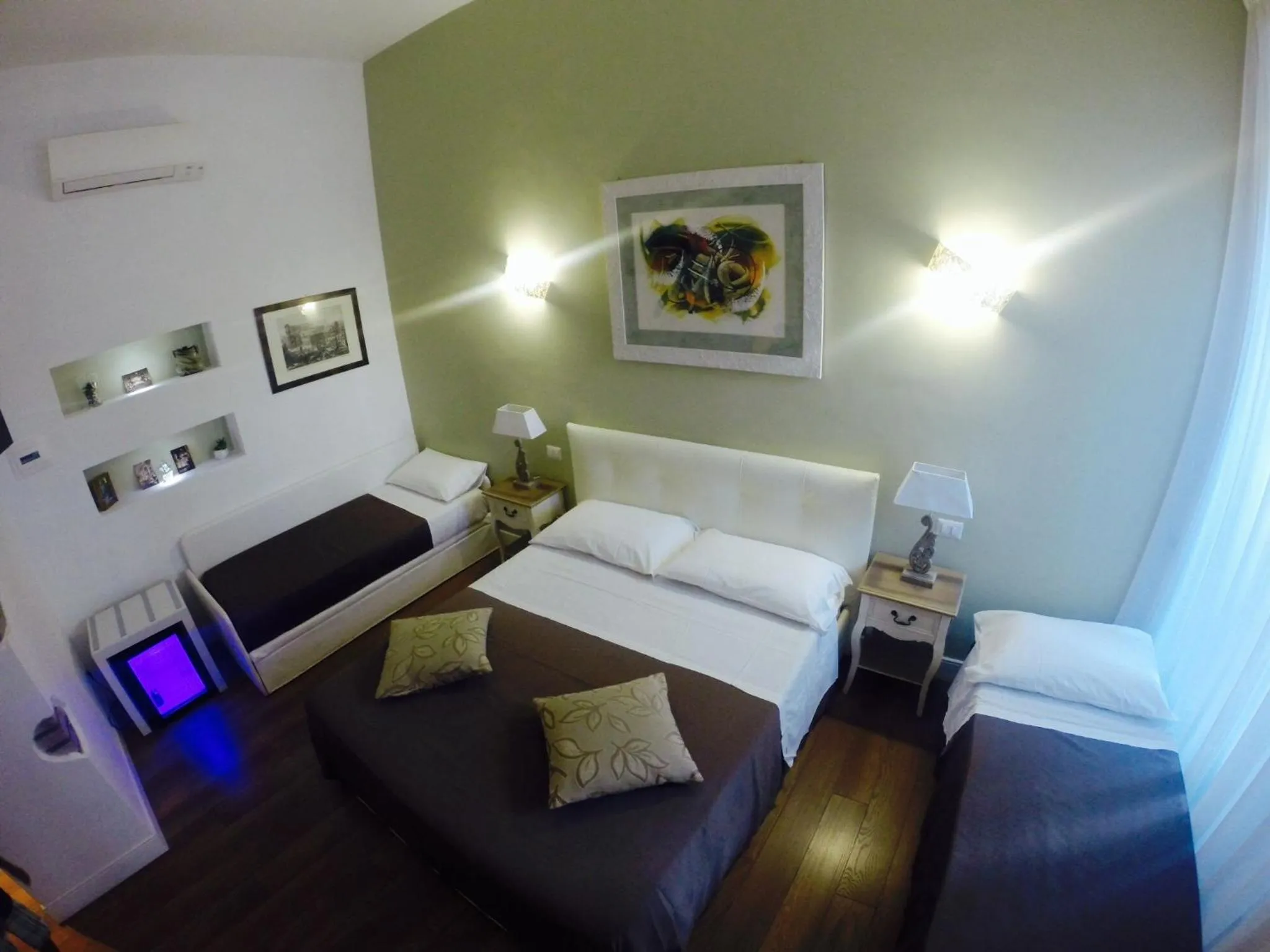 Photo of the whole room in Tre R Colosseo