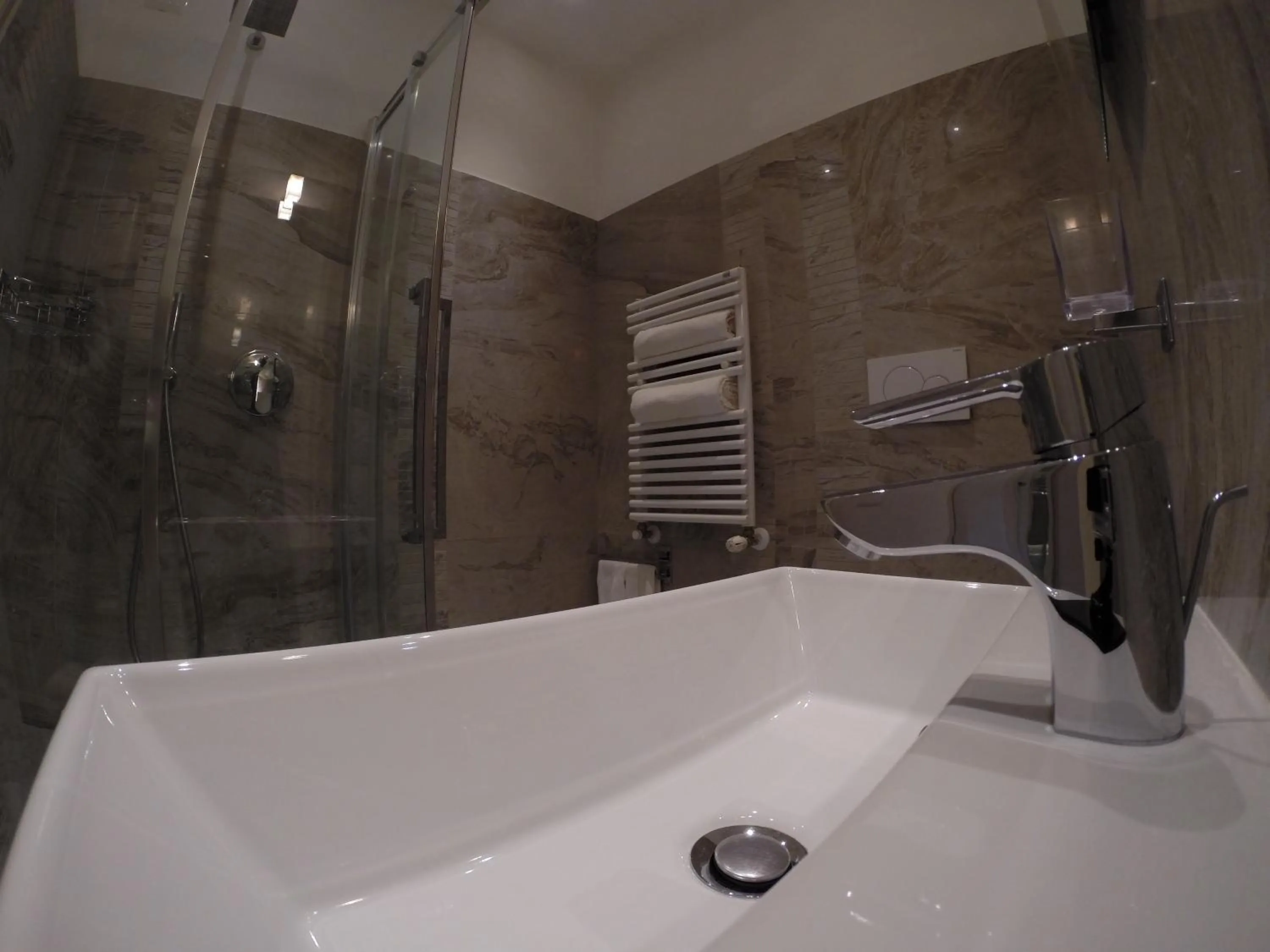 Bathroom in Tre R Colosseo